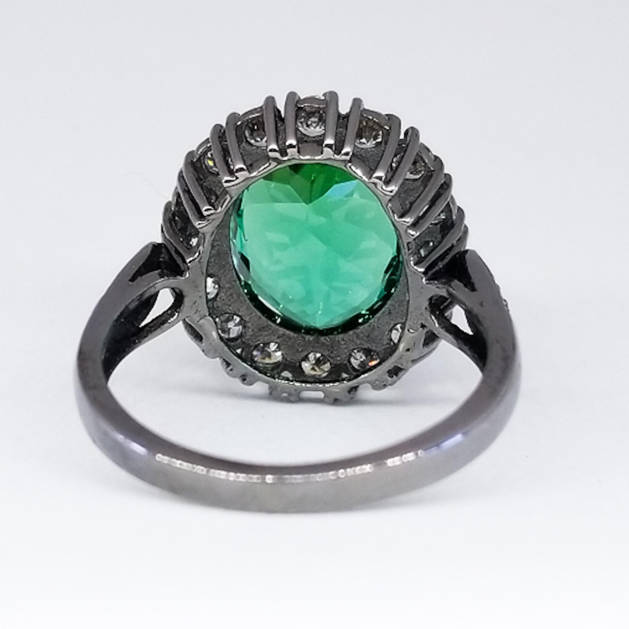 Women's or Men's 5.14 Carat Natural Mint Green Tourmaline and 1.70 Carat Diamond Ring Black Gold For Sale