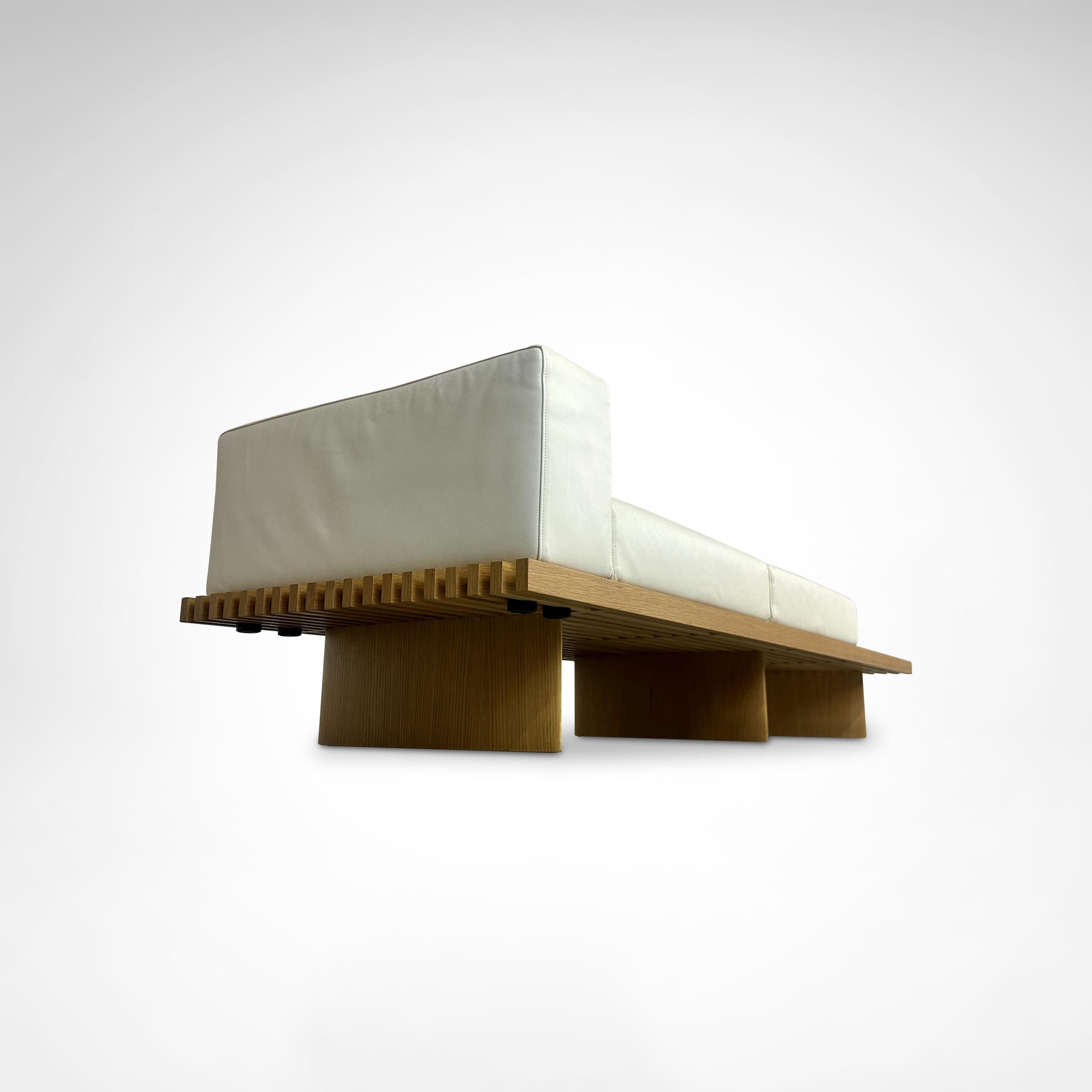 514 Banco de asiento Refolo Tokyo de Charlotte Perriand para Cassina Años 2000 Siglo XXI y contemporáneo