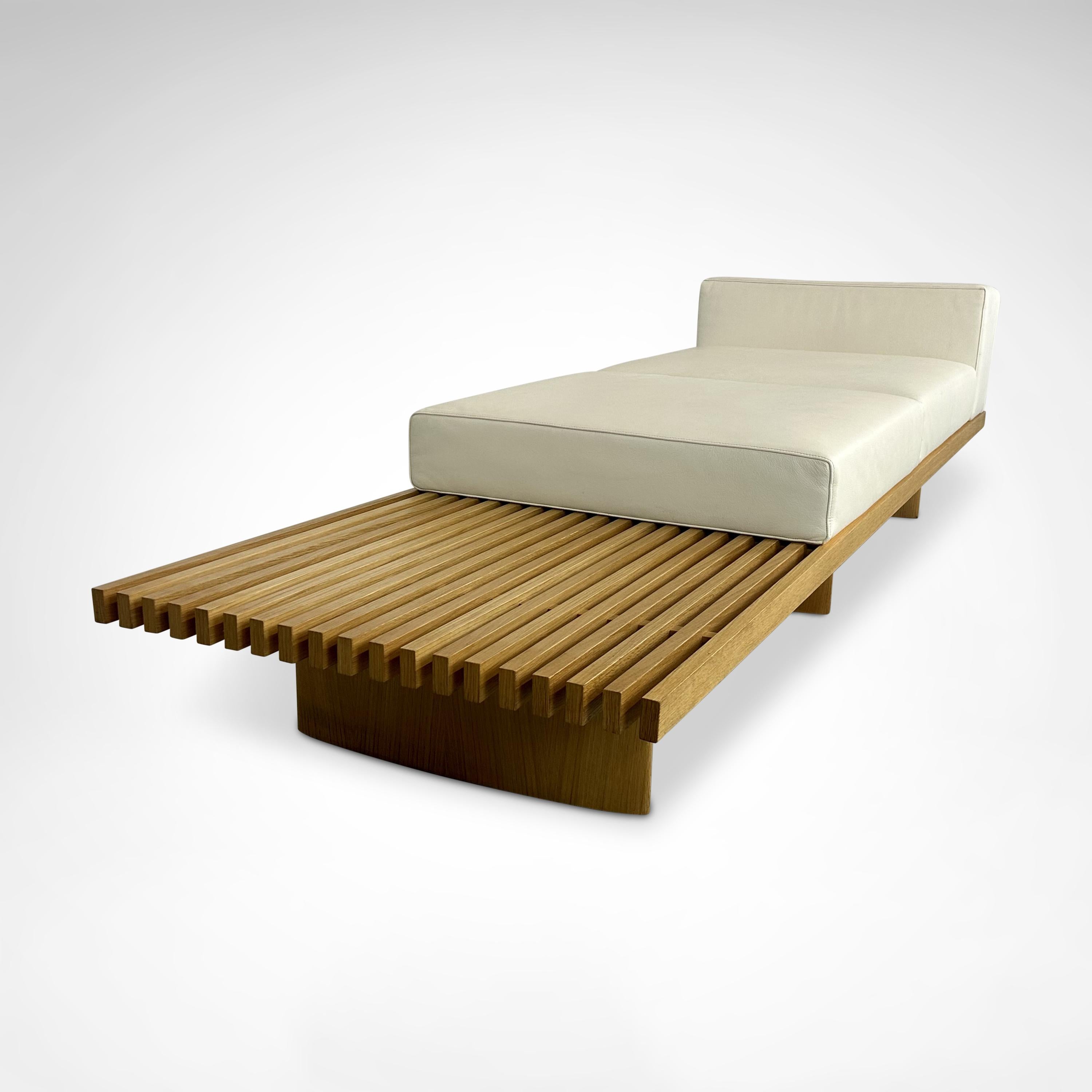 514 Banco de asiento Refolo Tokyo de Charlotte Perriand para Cassina Años 2000 Moderno de mediados de siglo