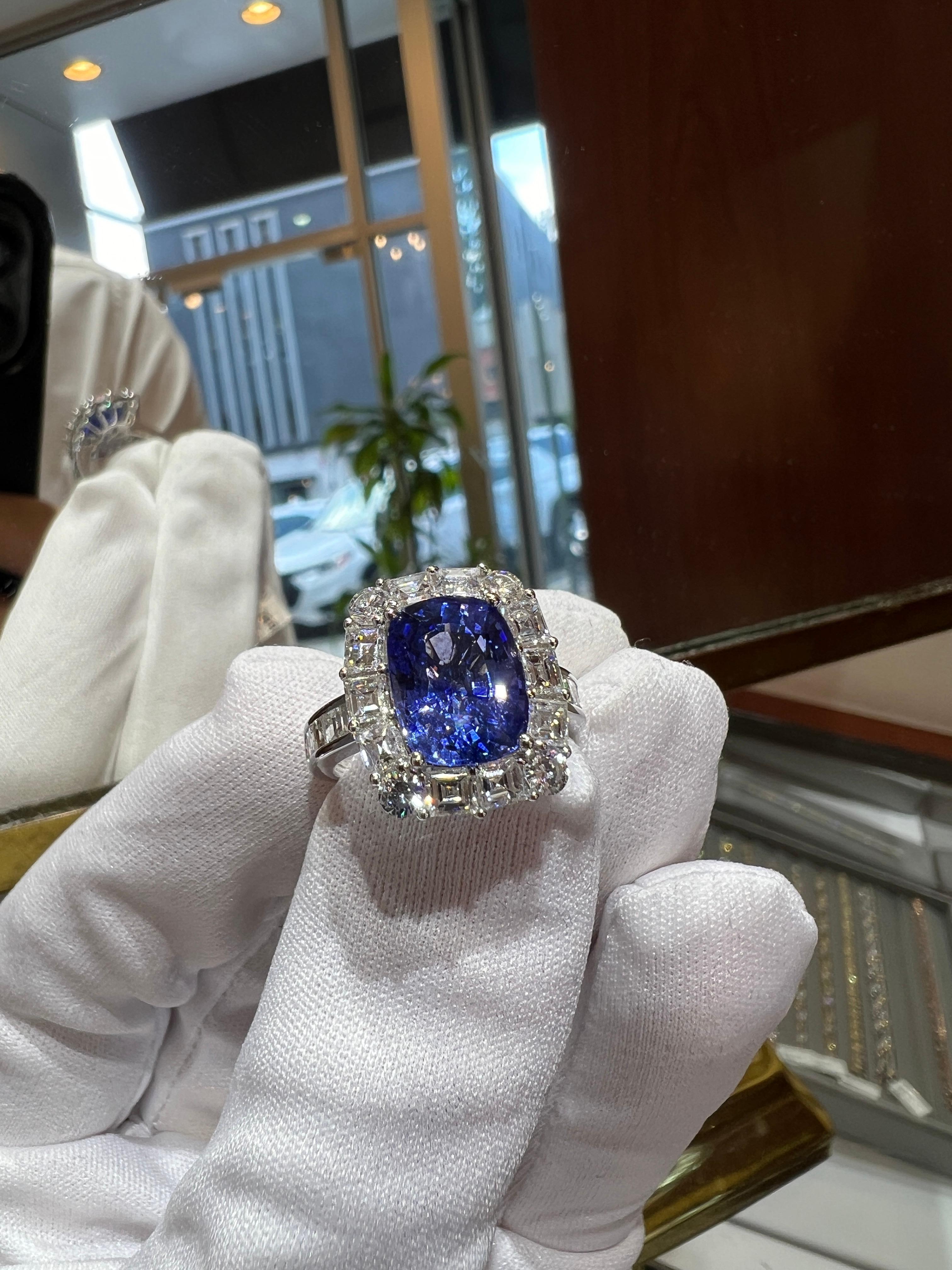 Anello aureola con zaffiro di Ceylon taglio cuscino allungato e diamante bianco taglio Asscher 5,14ct in vendita 5
