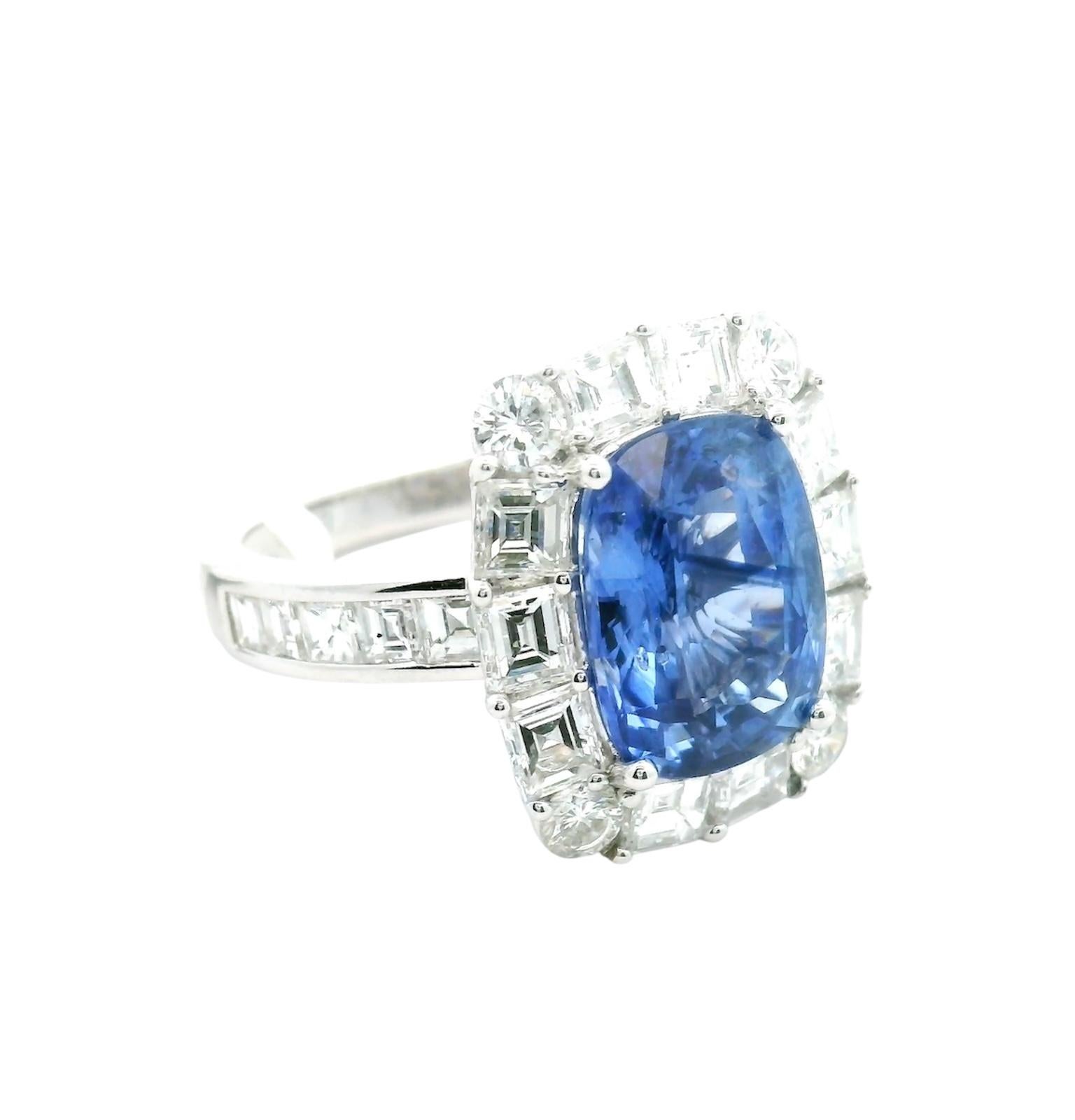 Anello aureola con zaffiro di Ceylon taglio cuscino allungato e diamante bianco taglio Asscher 5,14ct in vendita 8
