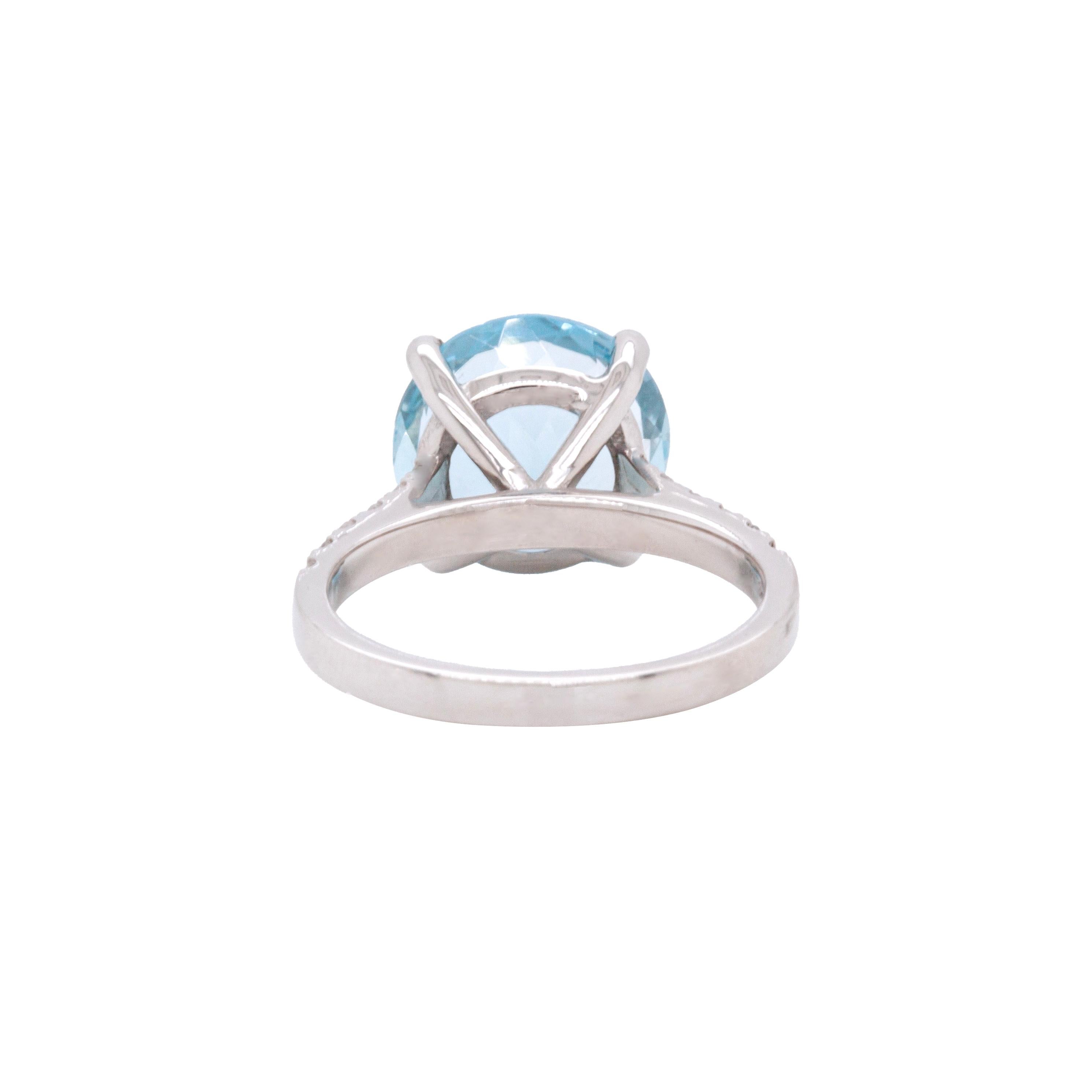 Modern 5.14ct Round Aquamarine and Diamond 18 Carat White Gold Engagement Ring For Sale