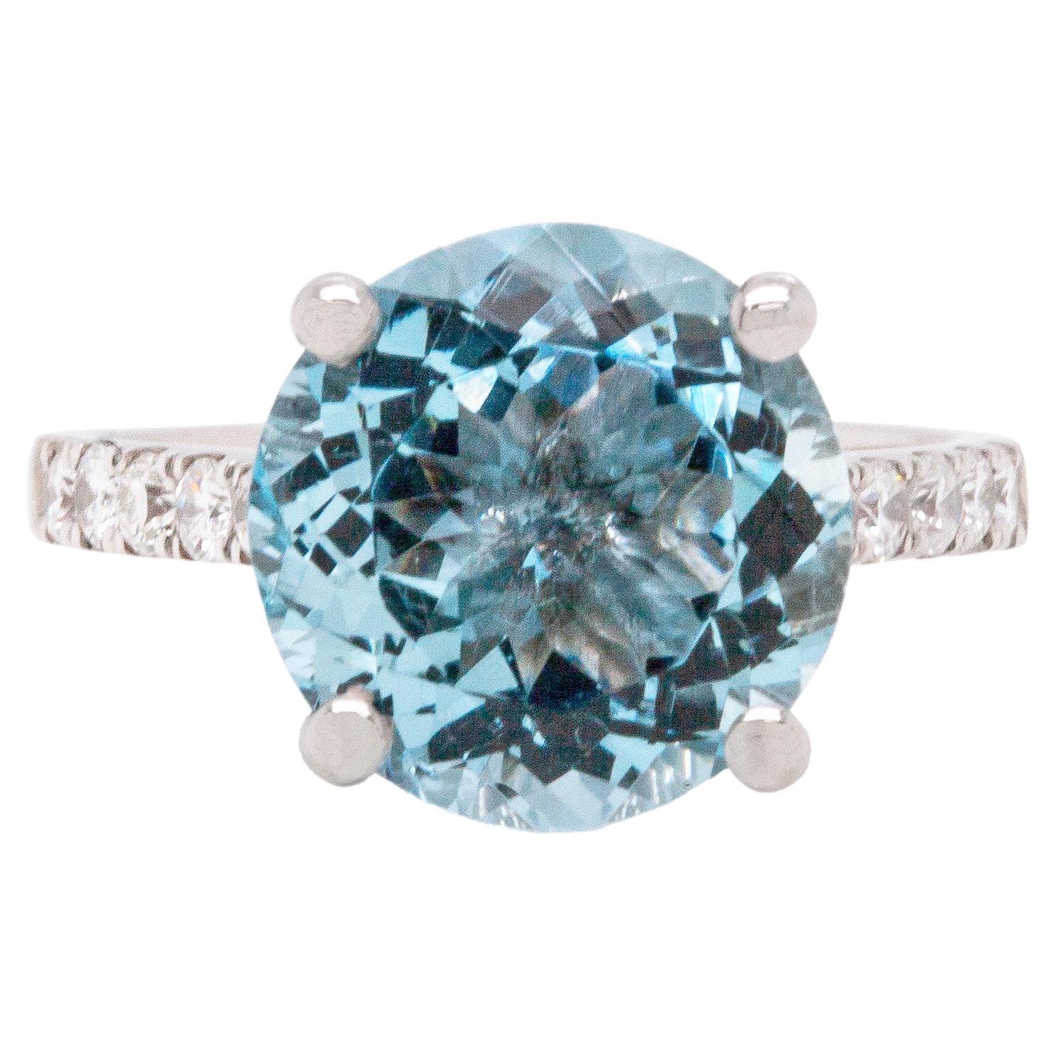 5.14ct Round Aquamarine and Diamond 18 Carat White Gold Engagement Ring For Sale
