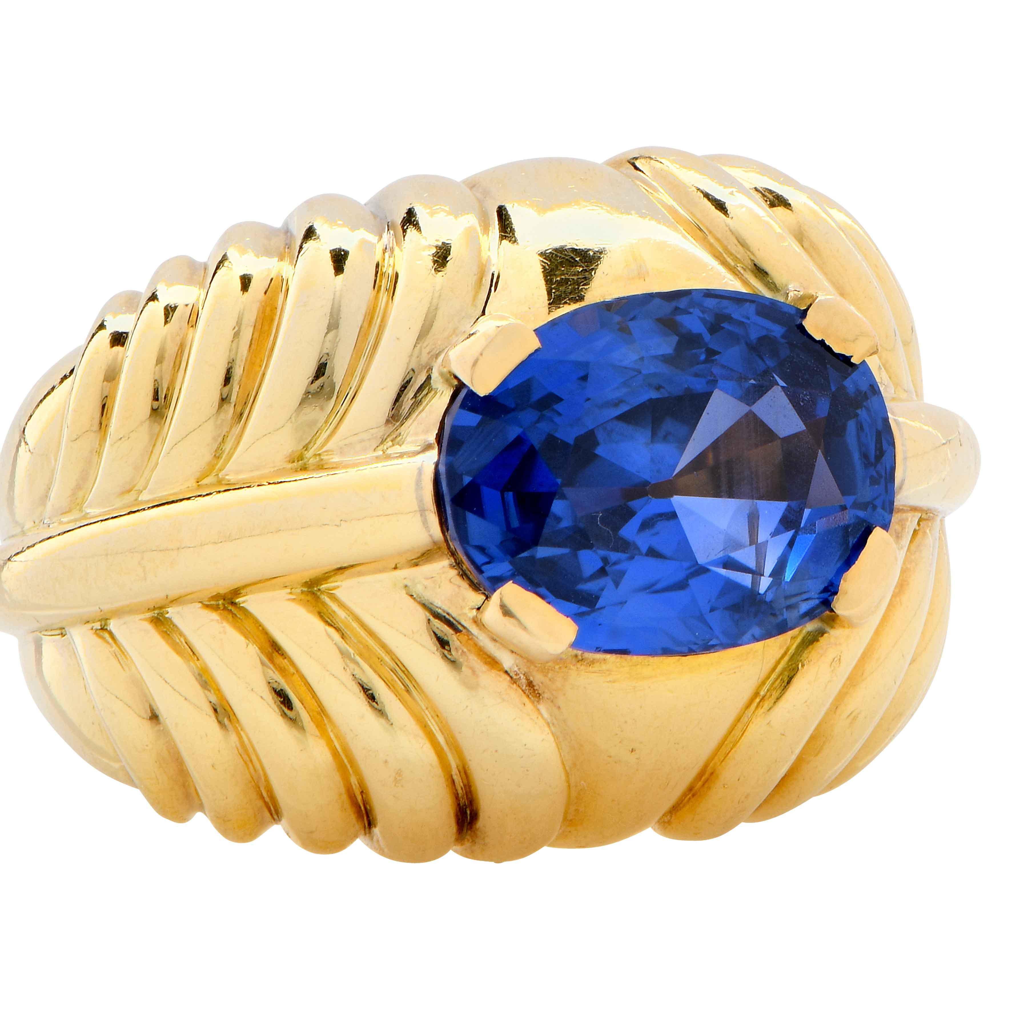 5.15 Carat Burma Sapphire No Heat AGL Graded Boucheron Paris 18 Karat Gold Ring For Sale 2