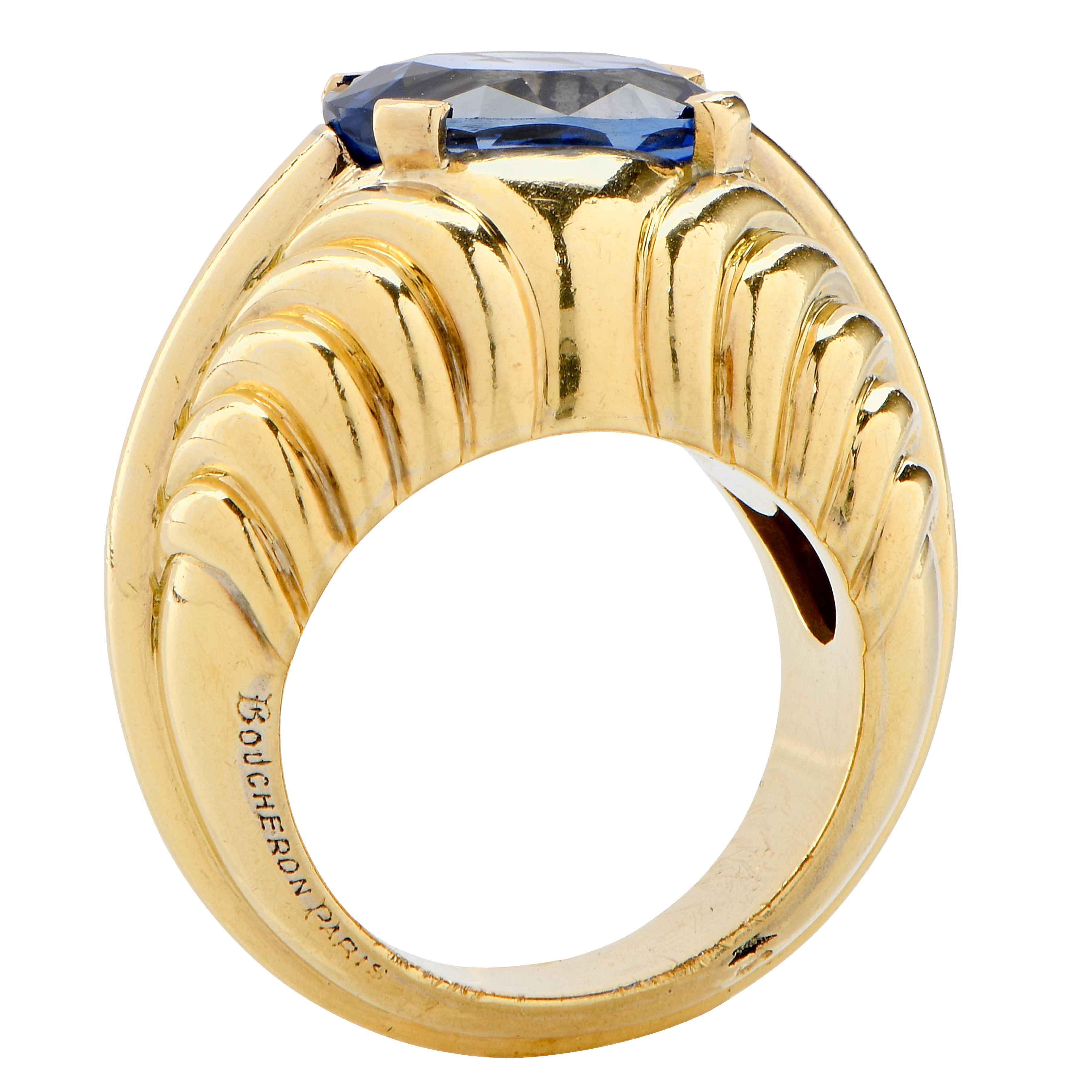 5.15 Carat Burma Sapphire No Heat AGL Graded Boucheron Paris 18 Karat Gold Ring For Sale 3