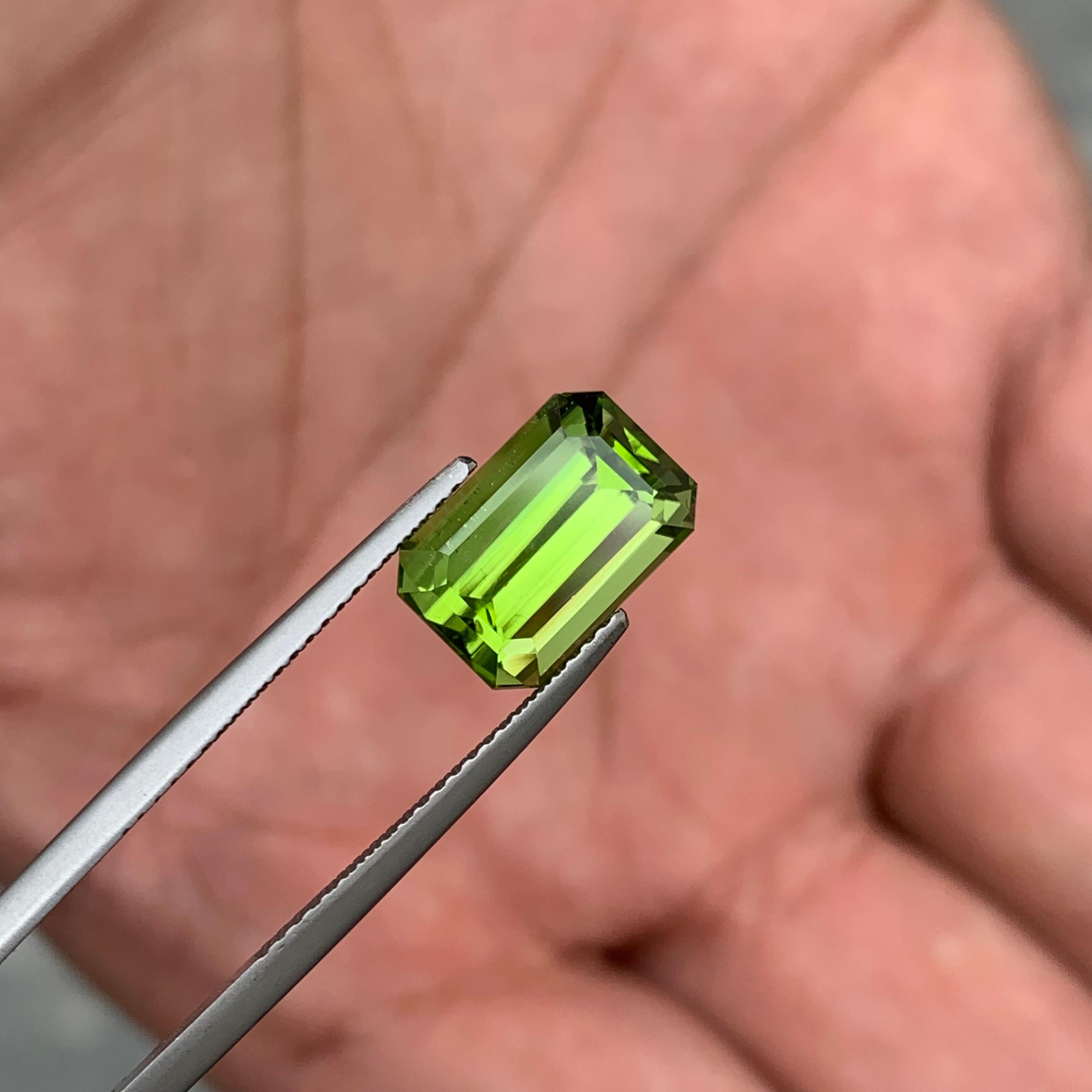Arts and Crafts 5.15 Carat Emerald Cut Faceted Apple Green Peridot Ring Gemstone from Pakistan