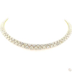 Collar de oro con un diamante en forma de corazón de 51,5 quilates
