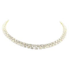Collar de oro con un diamante en forma de corazón de 51,5 quilates