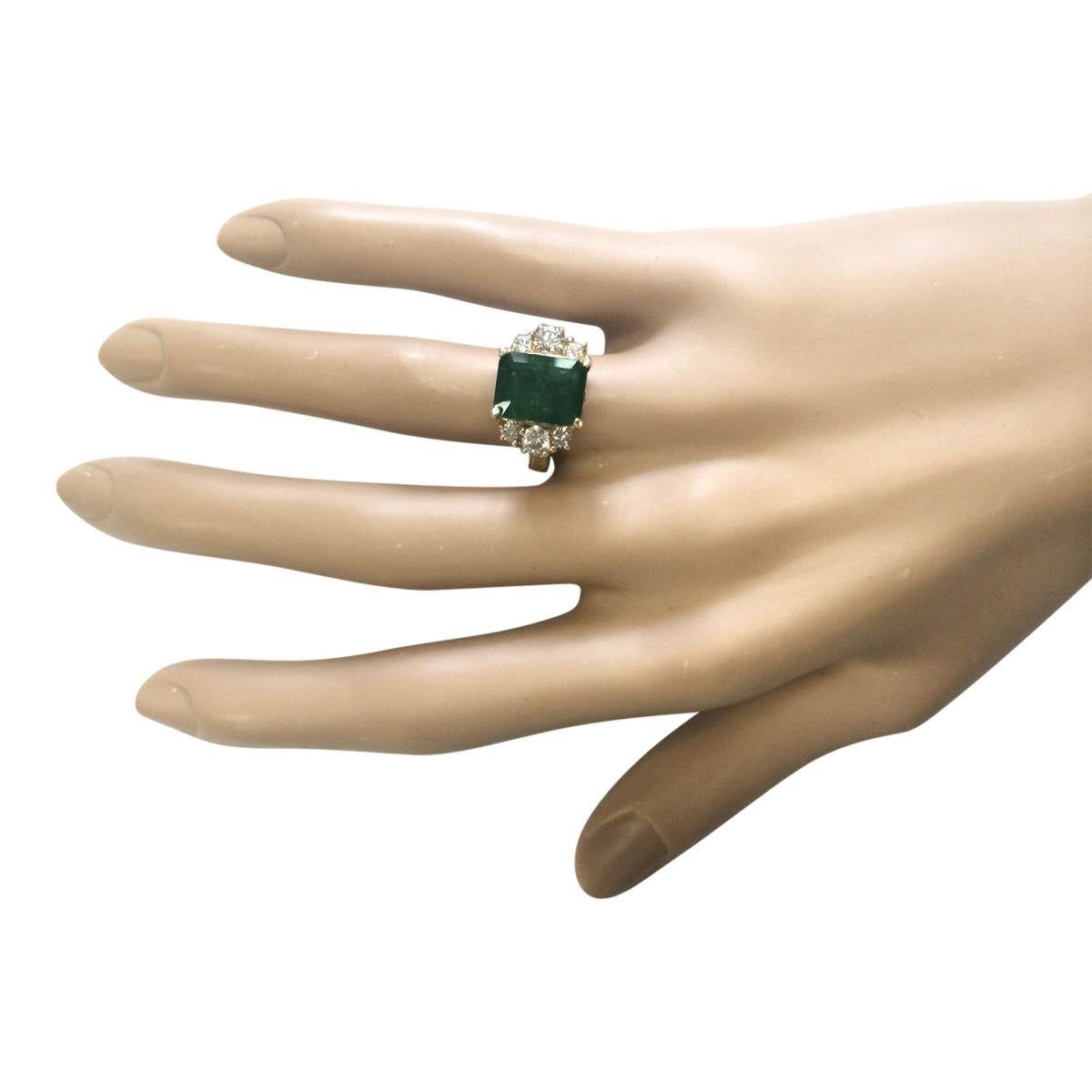Women's 5.15 Carat Natural Emerald 18 Karat Yellow Gold Diamond Ring For Sale