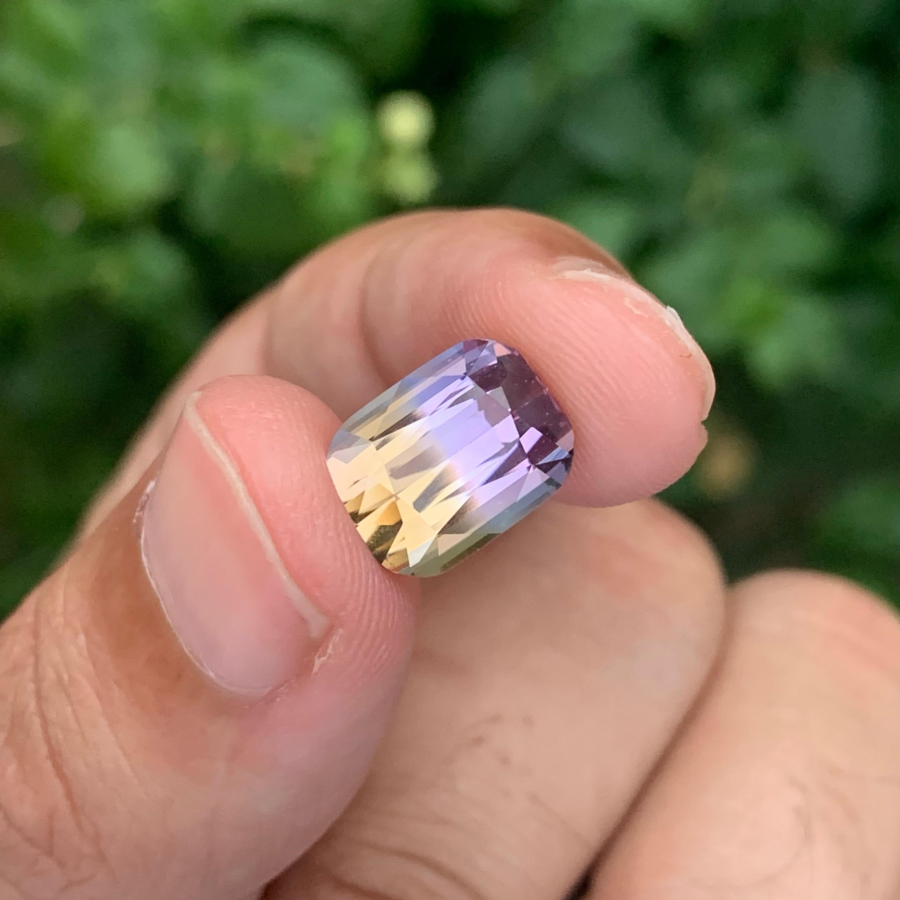 5.15 Carat Natural Faceted Ametrine Cushion Shape Gemstone (Amétrine à facettes en forme de coussin) en vente 4