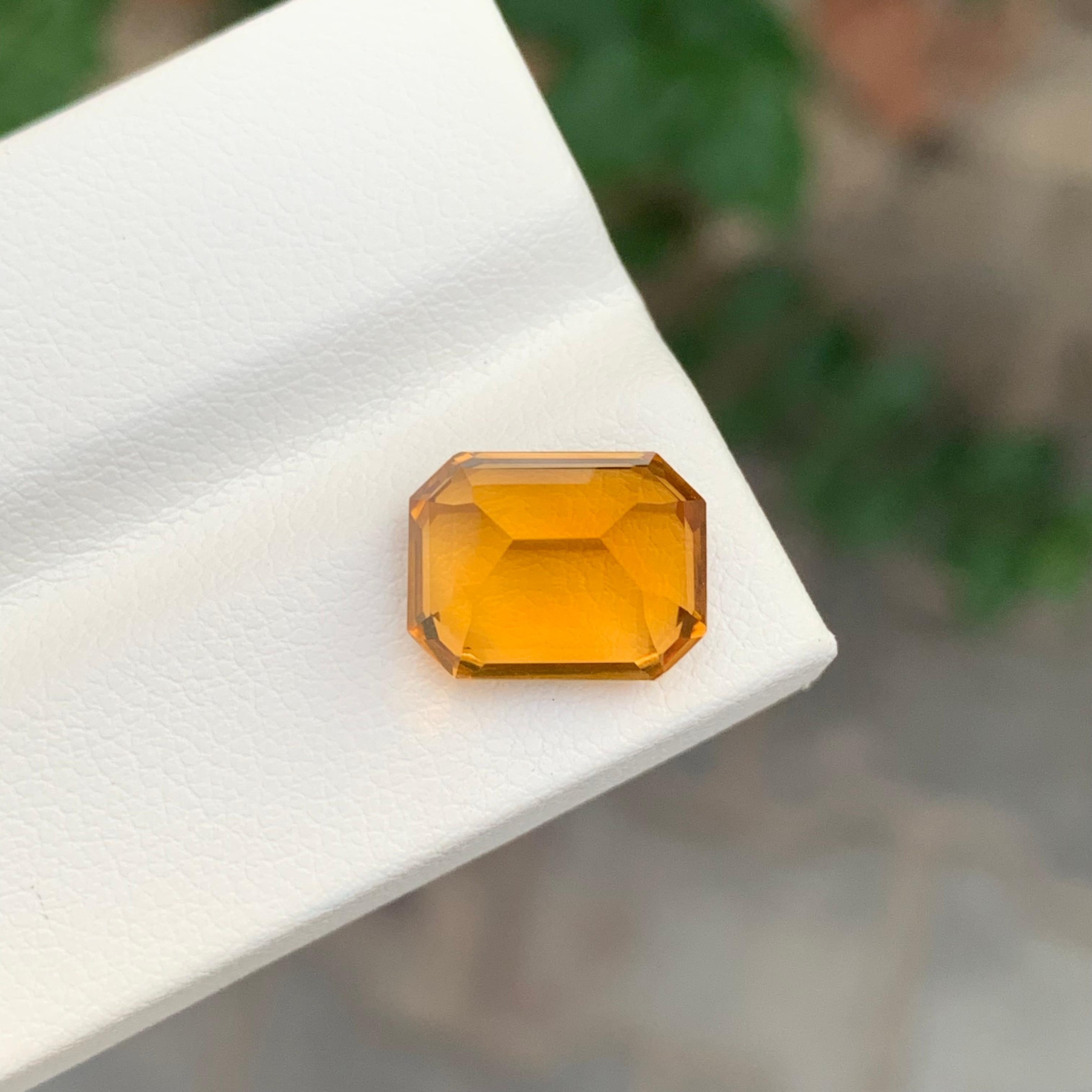 Arts and Crafts 5.15 Carat Natural Faceted Citrine Emerald Shape Gemstone (Citrine à facettes en forme d'émeraude) en vente