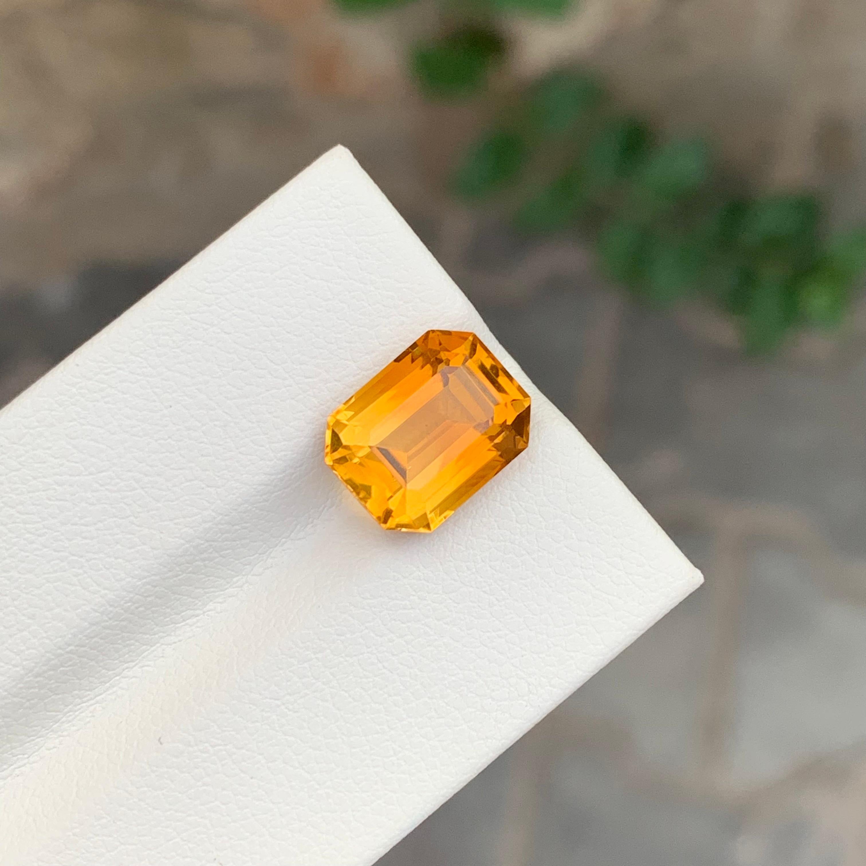 5.15 Carat Natural Faceted Citrine Emerald Shape Gemstone (Citrine à facettes en forme d'émeraude) Unisexe en vente