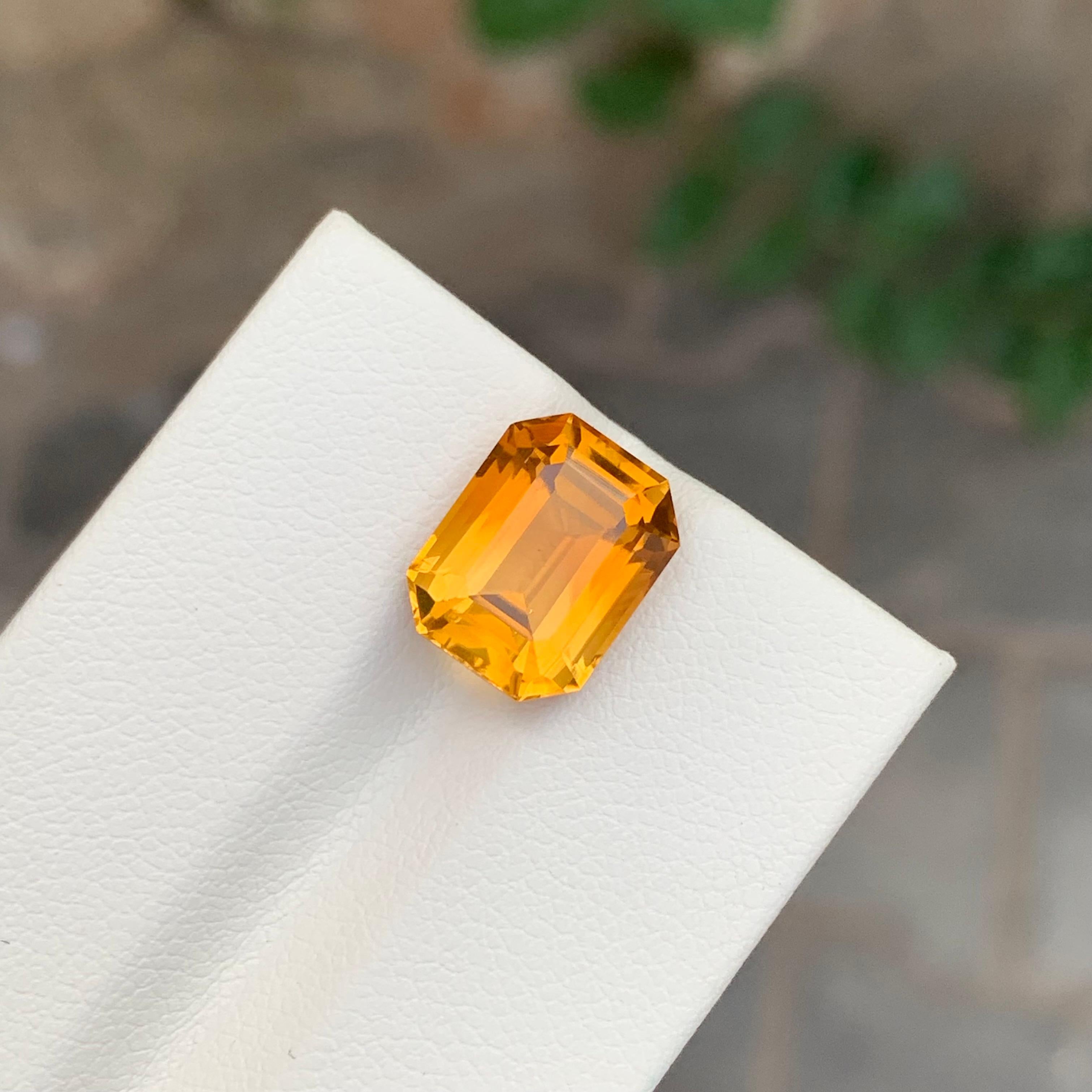 5.15 Carat Natural Faceted Citrine Emerald Shape Gemstone (Citrine à facettes en forme d'émeraude) en vente 2