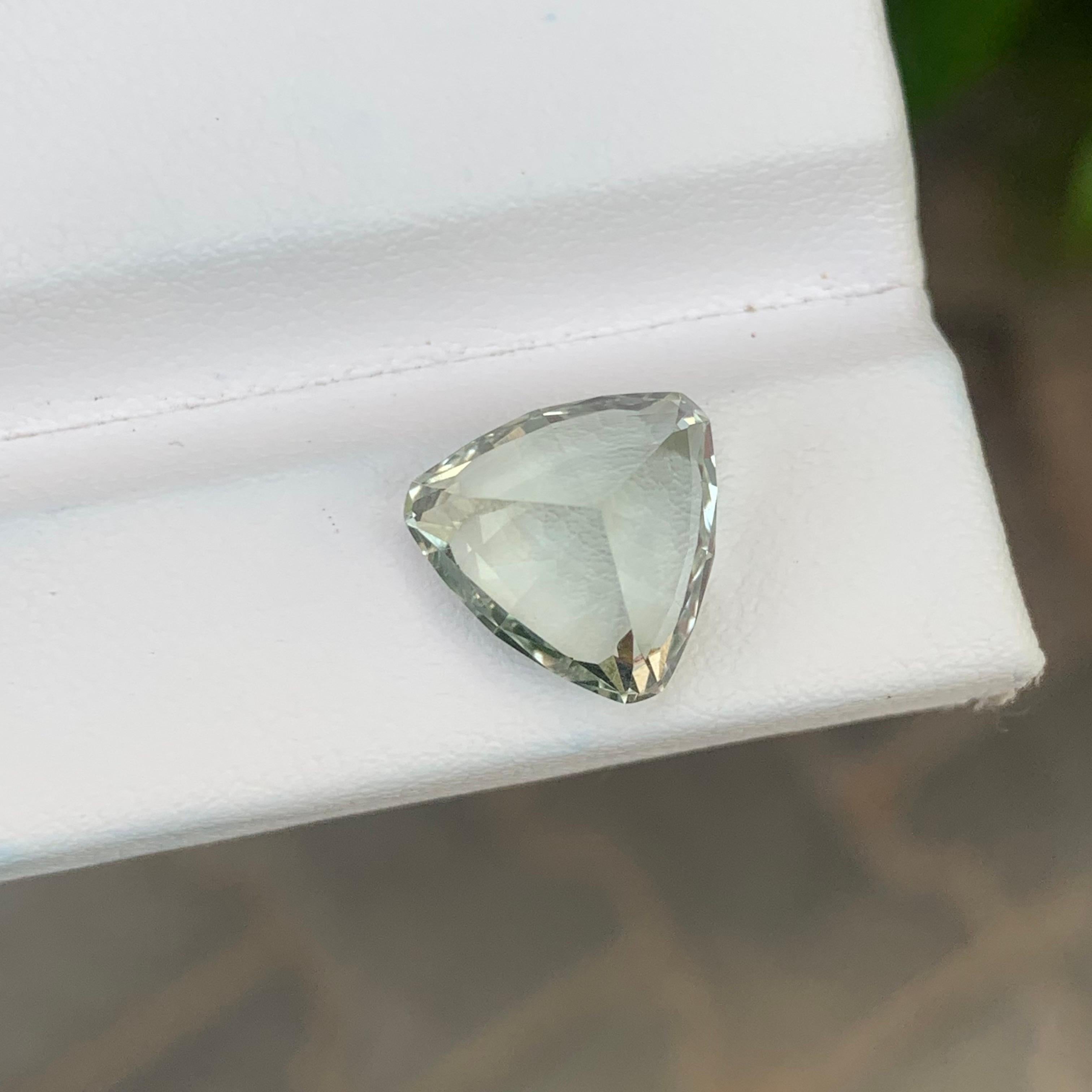 5.15 Carat Natural Loose Green Amethyst / Prasiolite Trillion Shape Gemstone (Améthyste verte en vrac / Prasiolite en forme de trillion) en vente 1