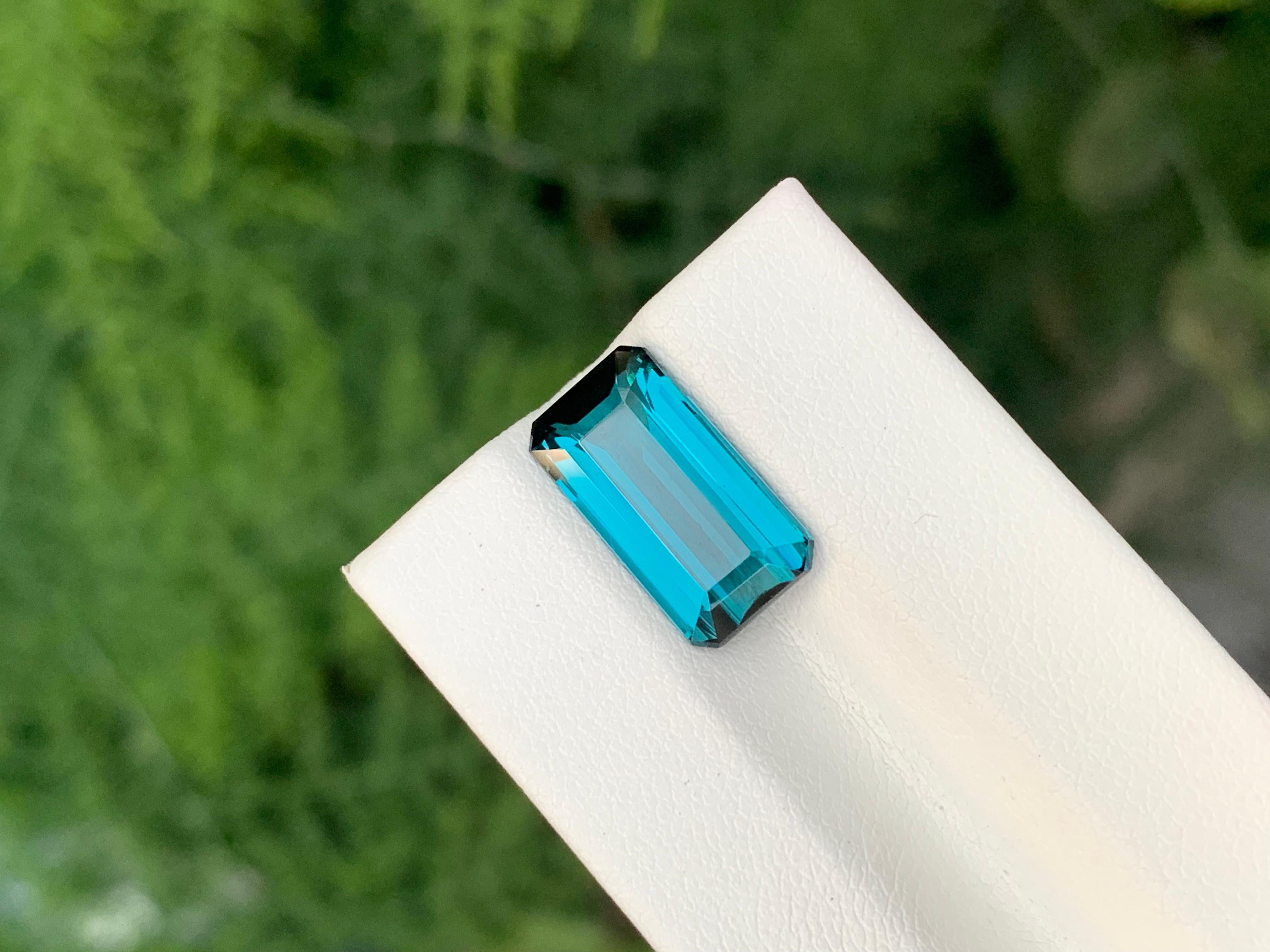 Facettierter Indicolith Turmalin

Gewicht: 5,15 Karat
Abmessung: 14.4 x 7.8 x 5.6 Mm
Farbe: blau
Behandlung: Nicht
Zertifikat: Auf Kundenwunsch
Die Form: Smaragd
Qualität: Top
Klarheit: Lupenrein 


Der Turmalin ist ein faszinierender Edelstein, der