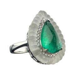 Bague de style Art déco en émeraude cabochon en forme de poire de 5,15 carats