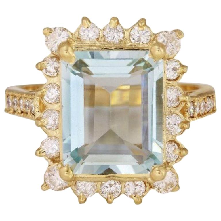 5.15 Carat Natural Aquamarine and Diamond 14 Karat Solid Yellow Gold Ring For Sale
