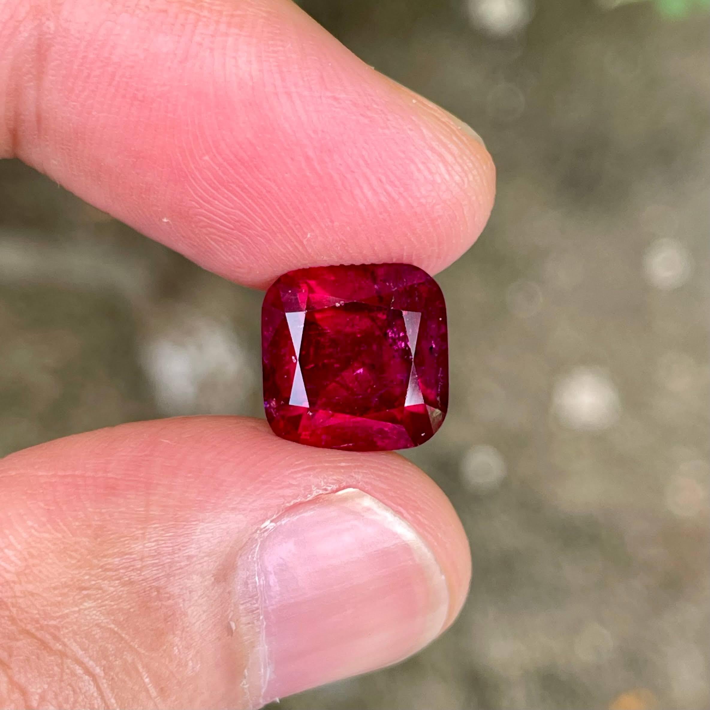 Moderne Pierre tourmaline rubellite taille coussin afghane de 5,15 carats en vente