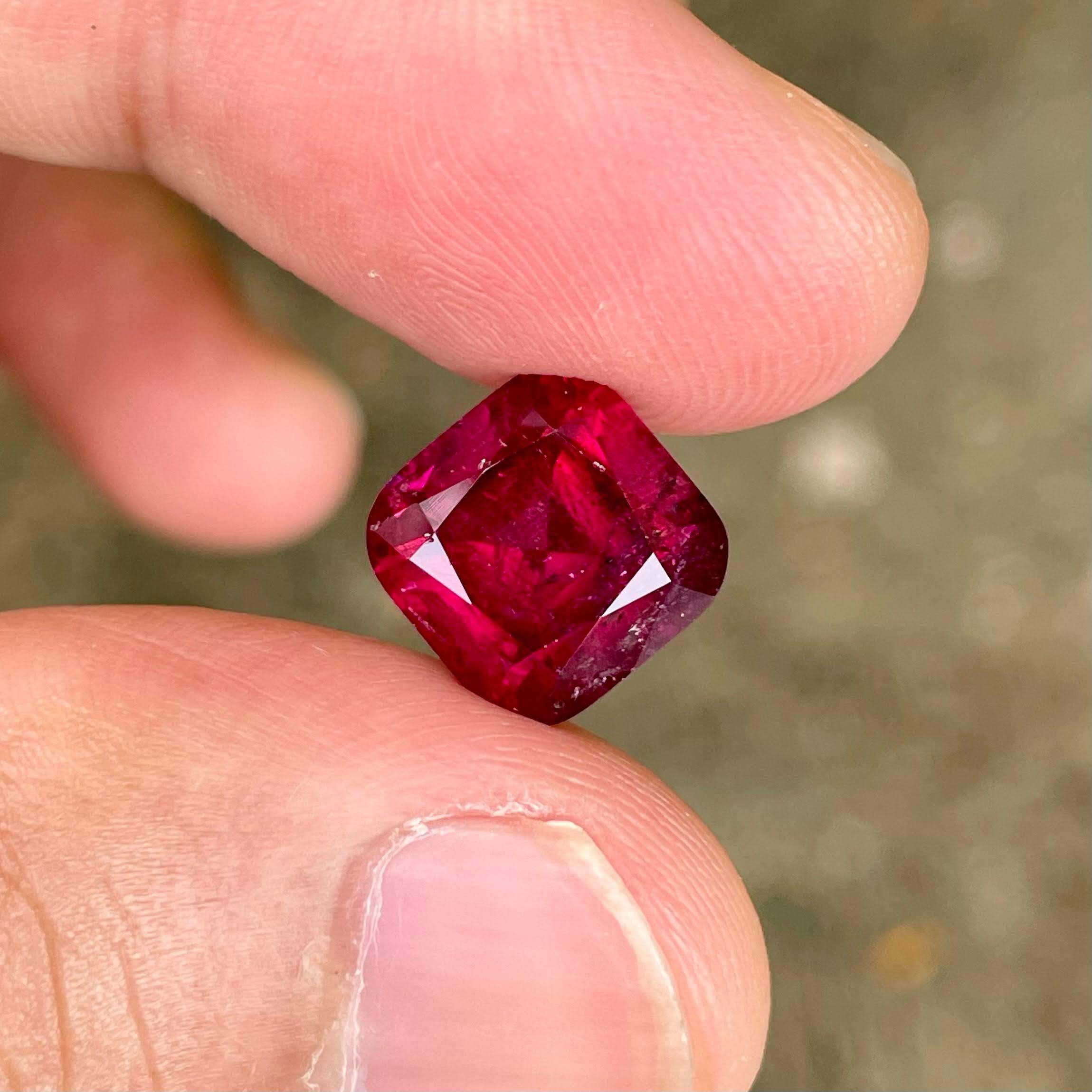 Pierre tourmaline rubellite taille coussin afghane de 5,15 carats Neuf - En vente à Bangkok, TH