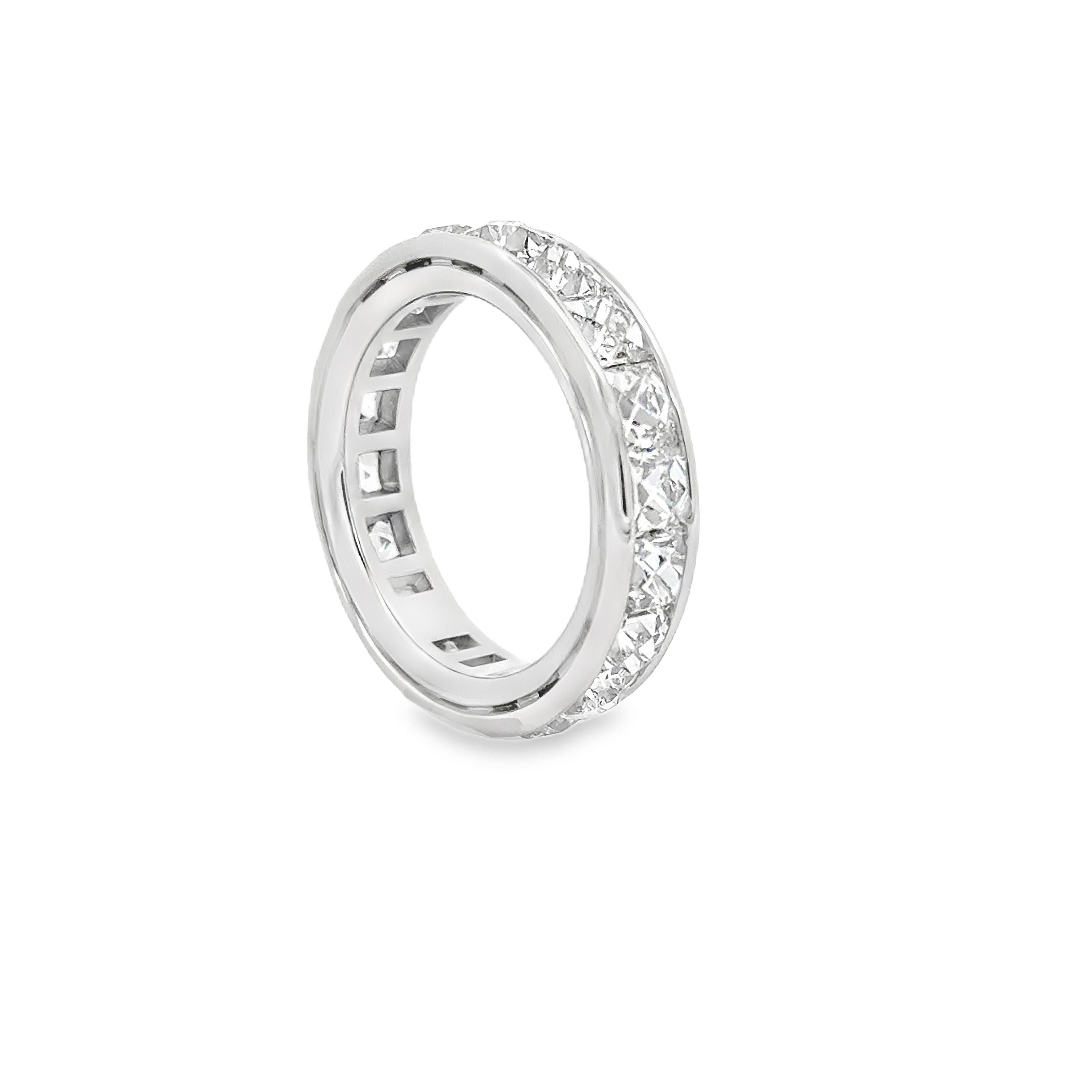 Contemporary Roman Malakov 5.15 Carats Total French Cut Diamond Eternity Wedding Band Ring For Sale