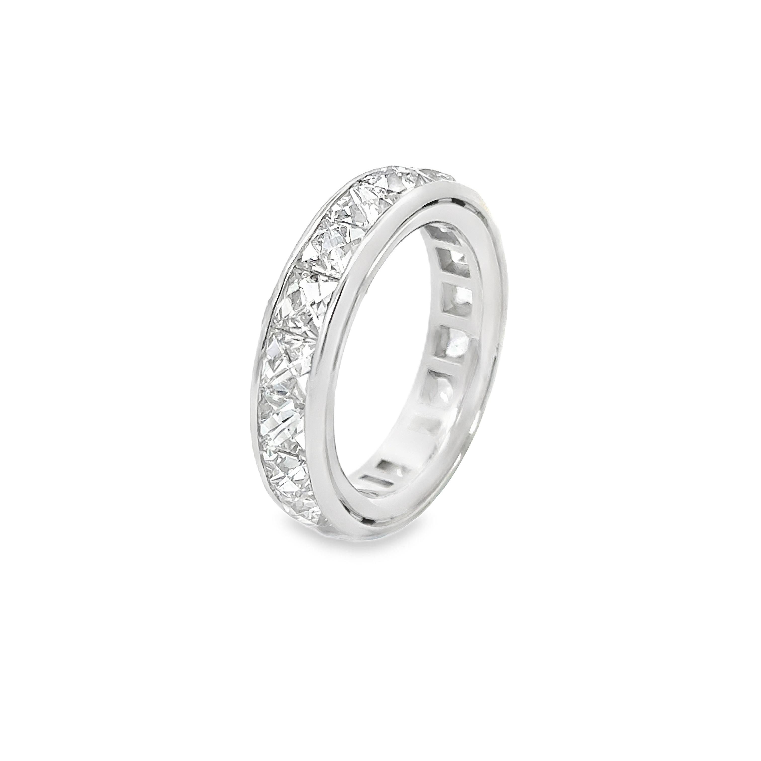 Women's Roman Malakov 5.15 Carats Total French Cut Diamond Eternity Wedding Band Ring For Sale