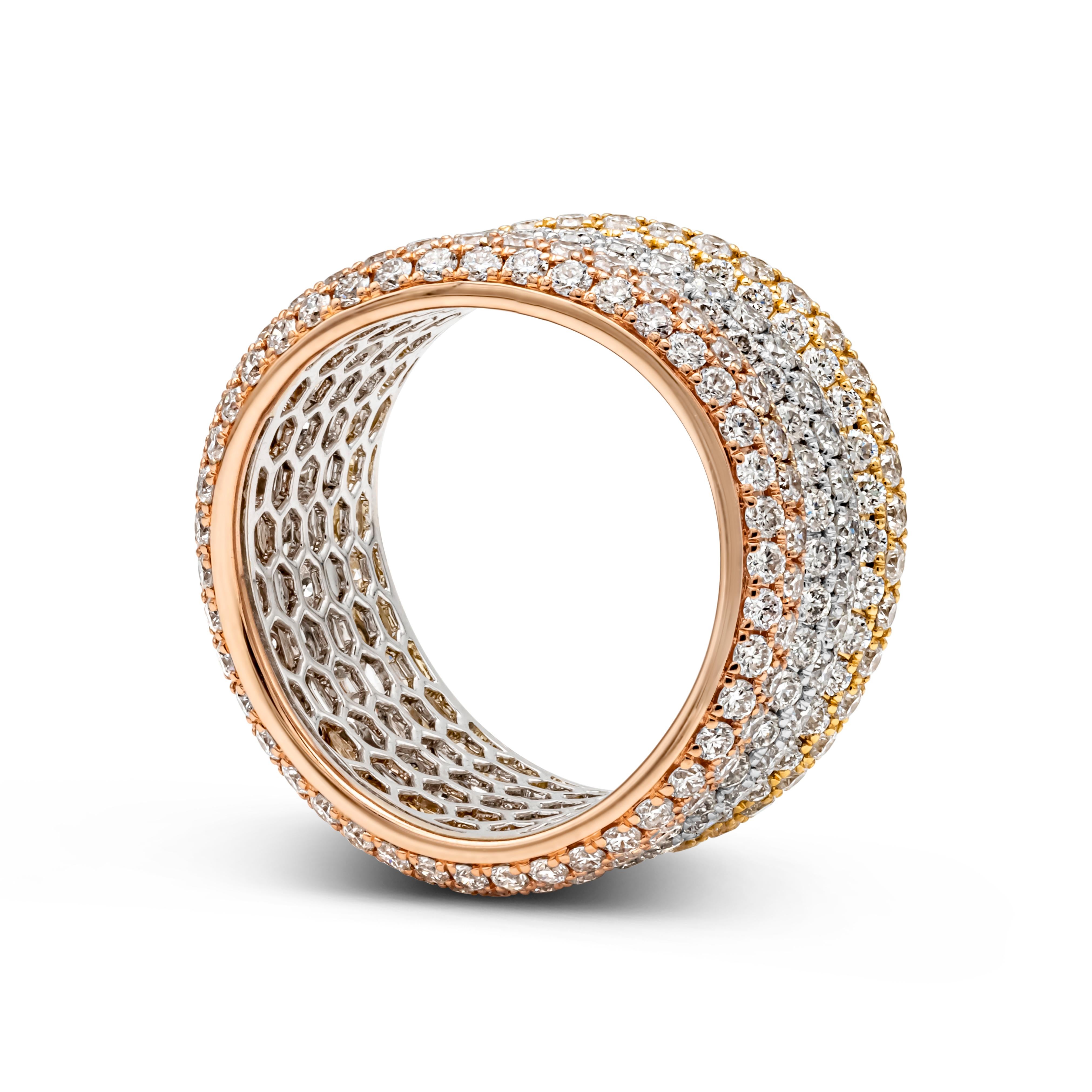 5,15 Karat Gesamter runder Diamant Mikro-Pave Trio Tri-color Eternity Mode Ring im Zustand „Neu“ im Angebot in New York, NY