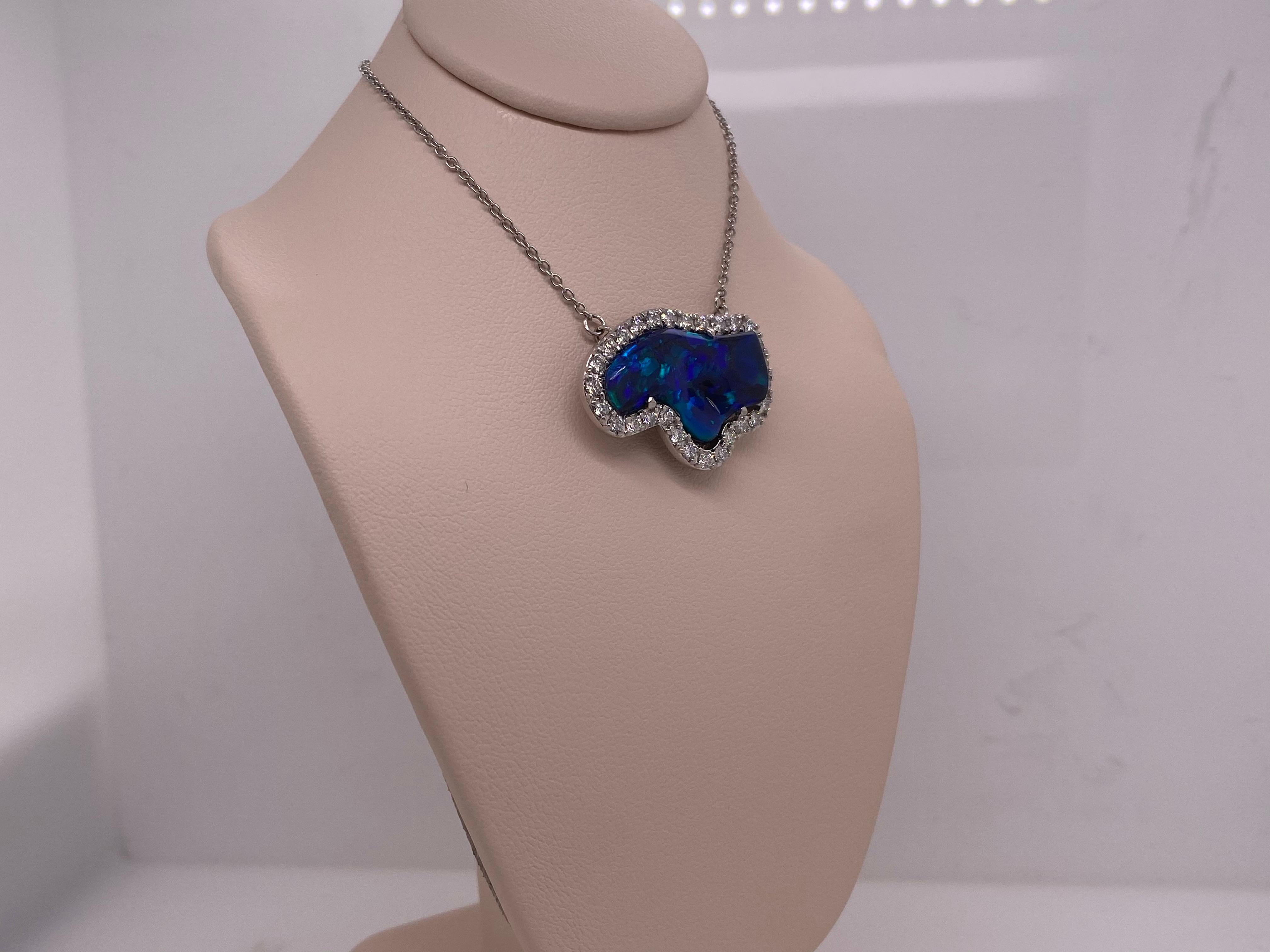 5.15 Carat Australian Opal in 1.00 Carat Round Diamond Halo in Platinum Necklace In New Condition For Sale In Houston, TX