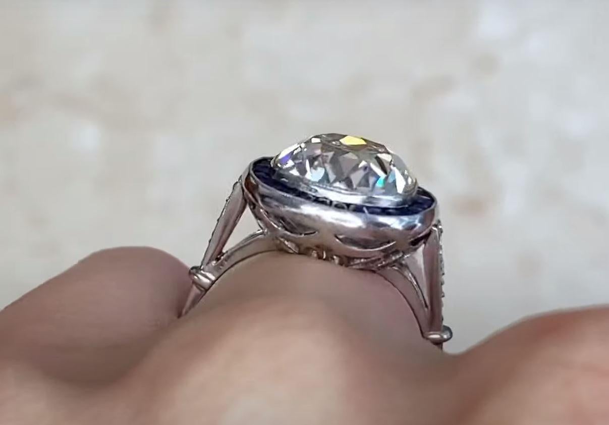 Bague de fiançailles en platine avec diamant taille coussin de 5,15 carats, halo de saphirs  en vente 1
