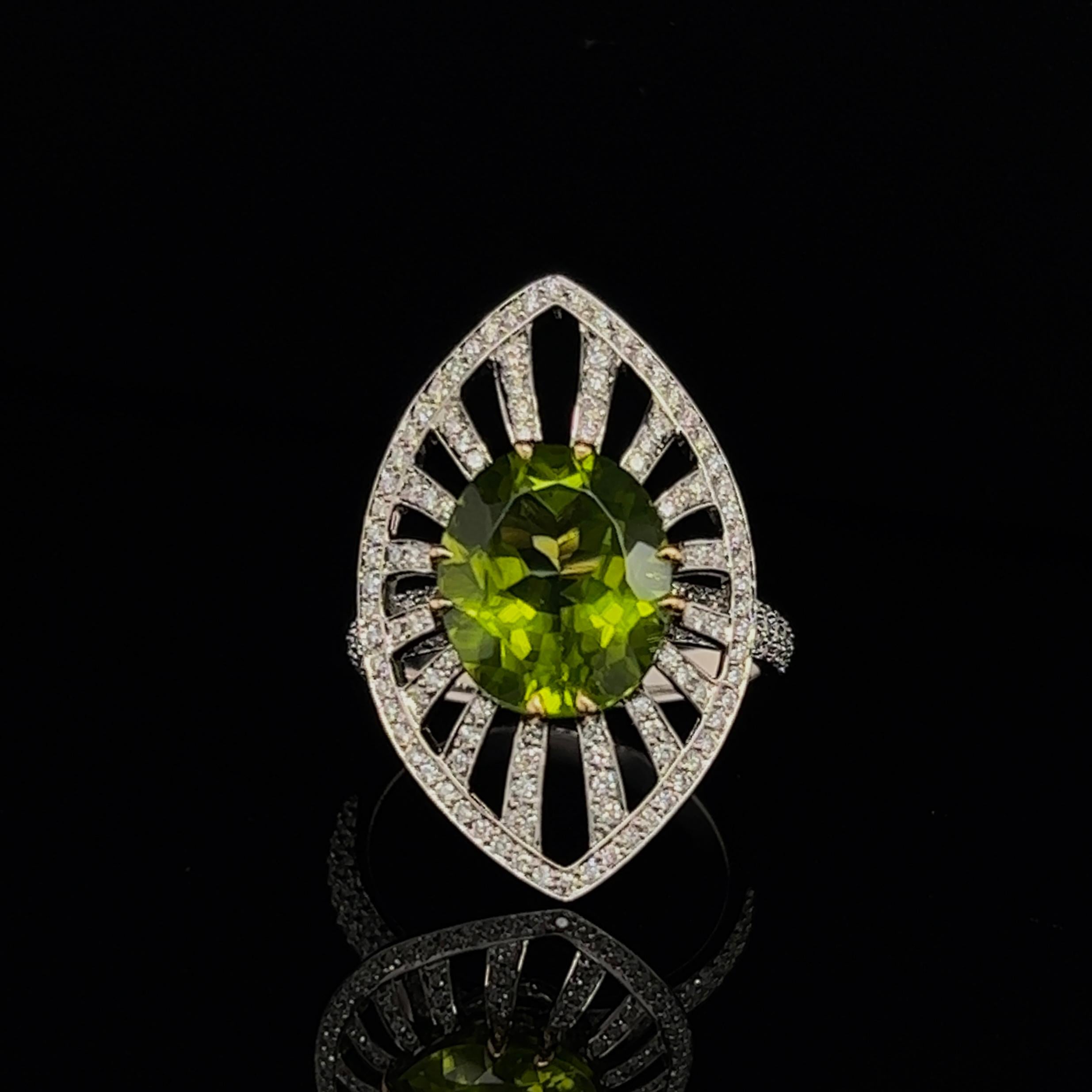 5.15ct Peridot and Diamond Ring in 18K White Gold For Sale 1