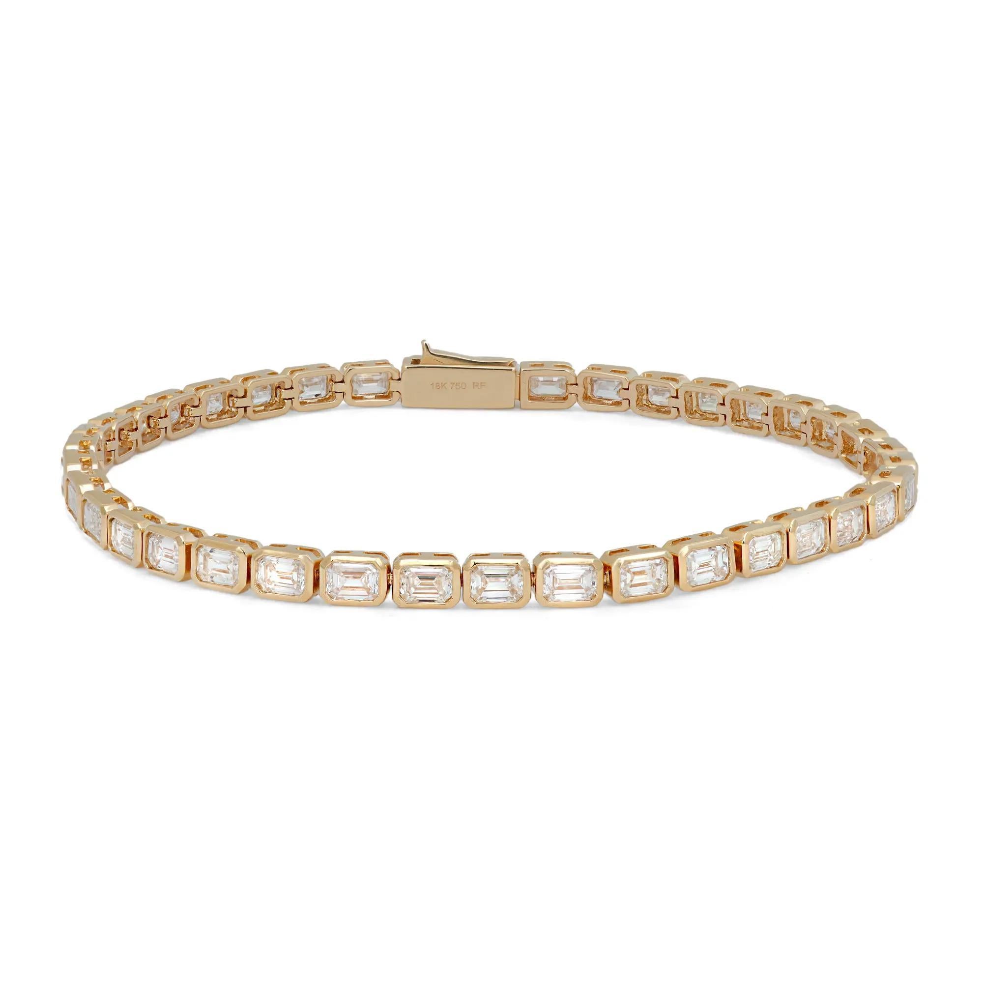 Taille émeraude Bracelet tennis en or jaune 18 carats avec diamants taille émeraude de 5,16 carats, lunette est-ouest en vente