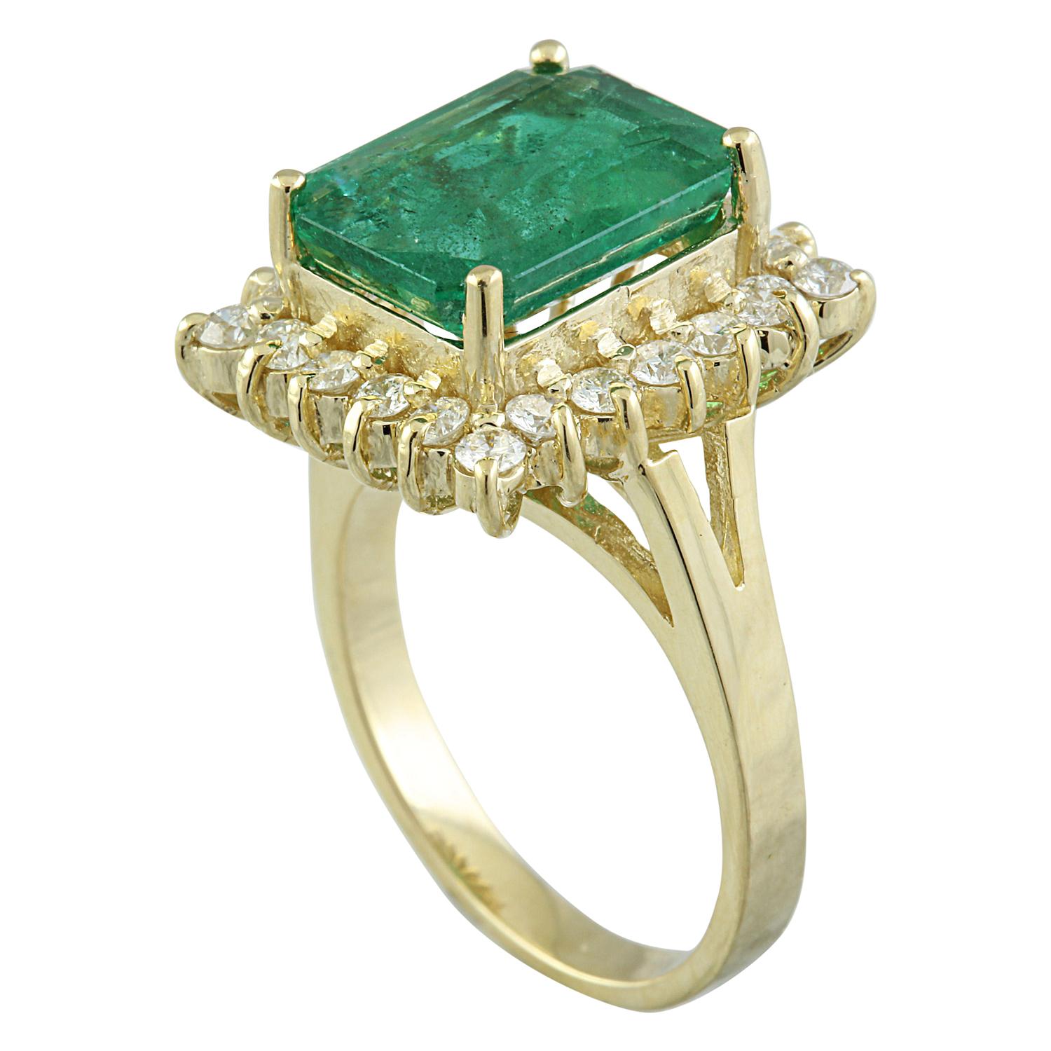Emerald Cut 5.16 Carat Natural Emerald 14 Karat Solid Yellow Gold Diamond Ring For Sale