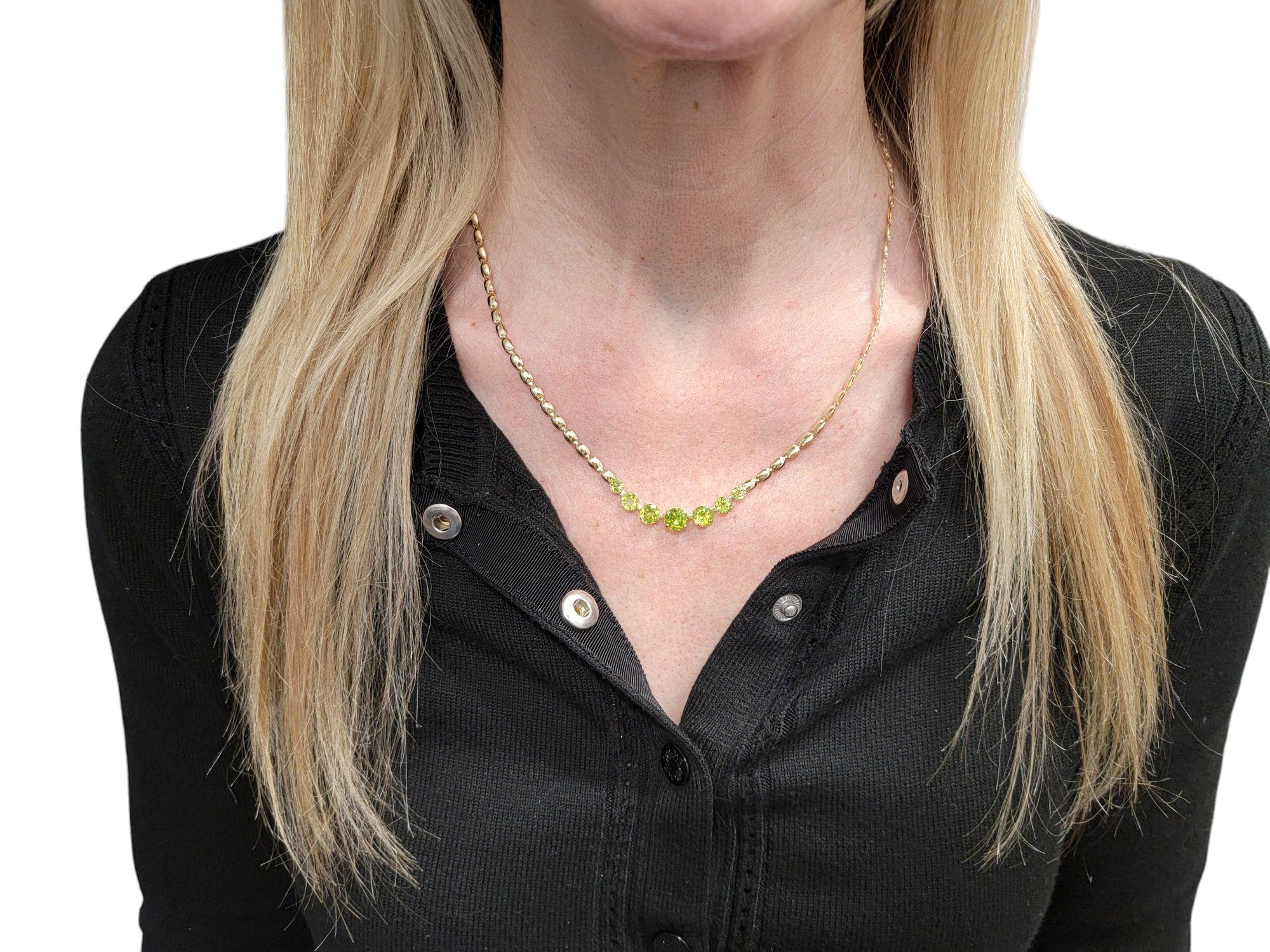 Collier à maillons d'accentuation en or jaune 14 carats avec péridot taille ronde de 5,16 carats au total en vente 4