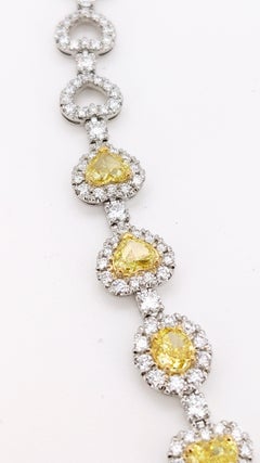 5.16 carats natural white and yellow diamonds bracelet 18k gold and platinum 950
