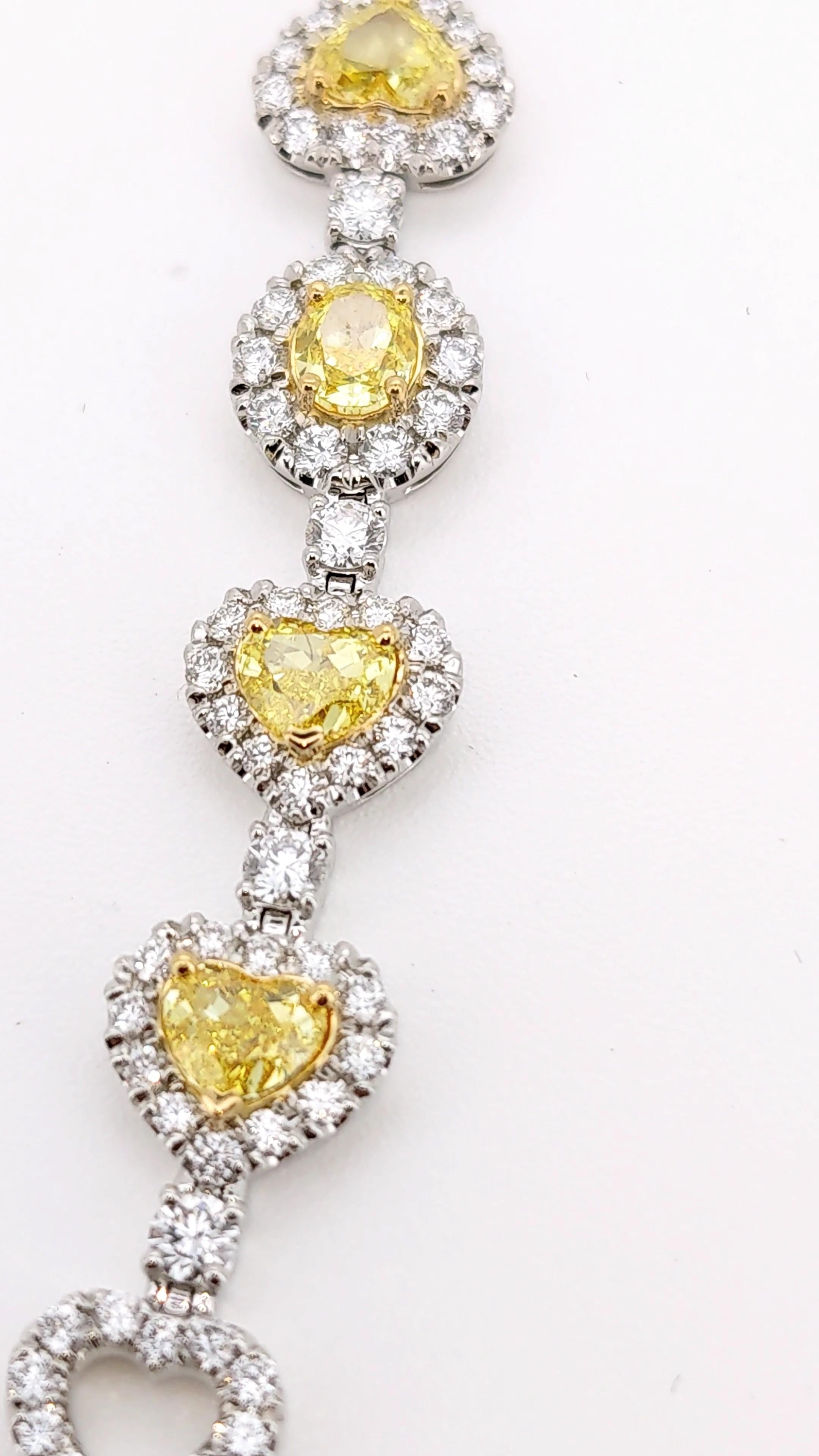Taglio rotondo Bracciale con 5,16 carati di diamanti naturali bianchi e gialli in oro 18k e platino in vendita