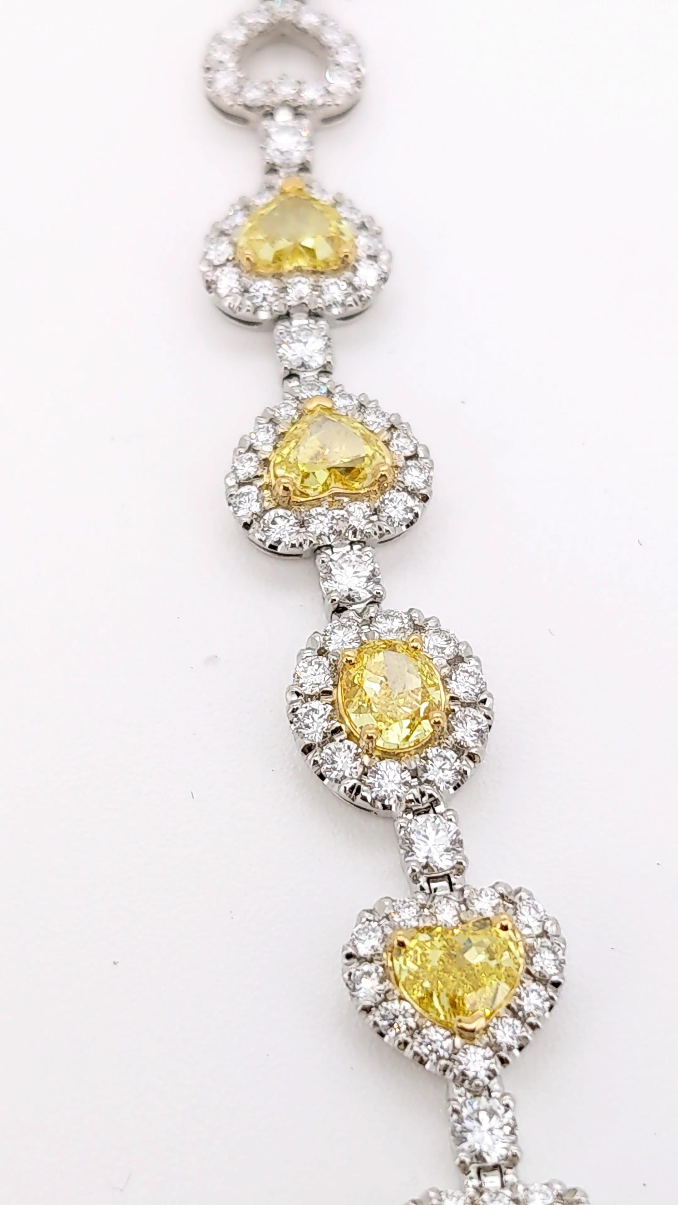 Bracciale con 5,16 carati di diamanti naturali bianchi e gialli in oro 18k e platino In condizioni Nuovo in vendita a New York, NY