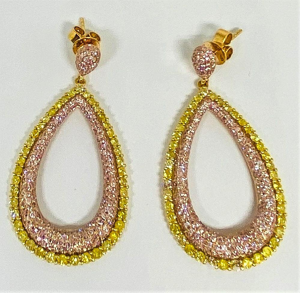 Women's 5.16 Carats Pink and Yellow Diamond Drop Earrings in 18KT Gold For Sale
