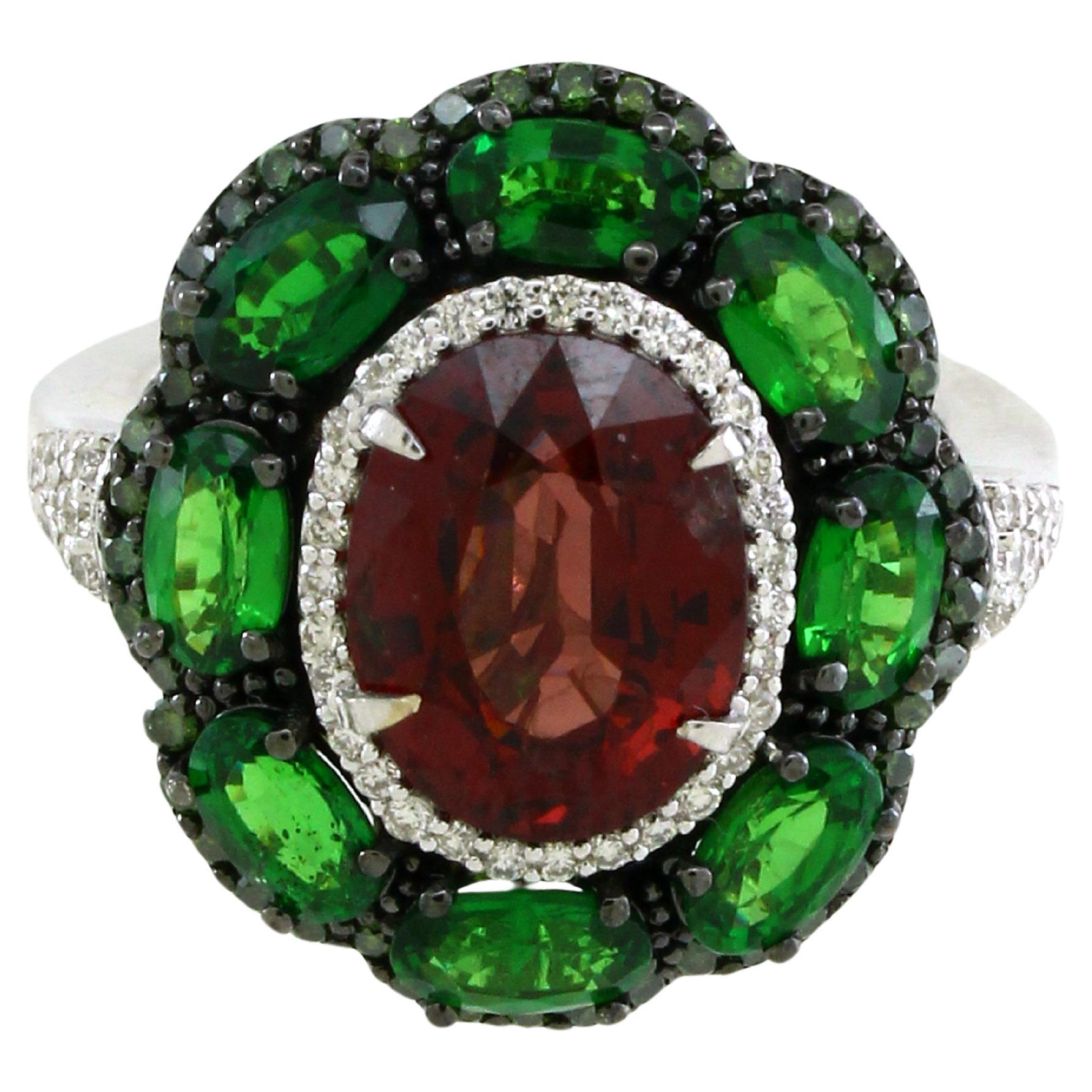 5.16 cts of Tsavorite and Spinel and 0.5 cts of Diamond Ring For Sale