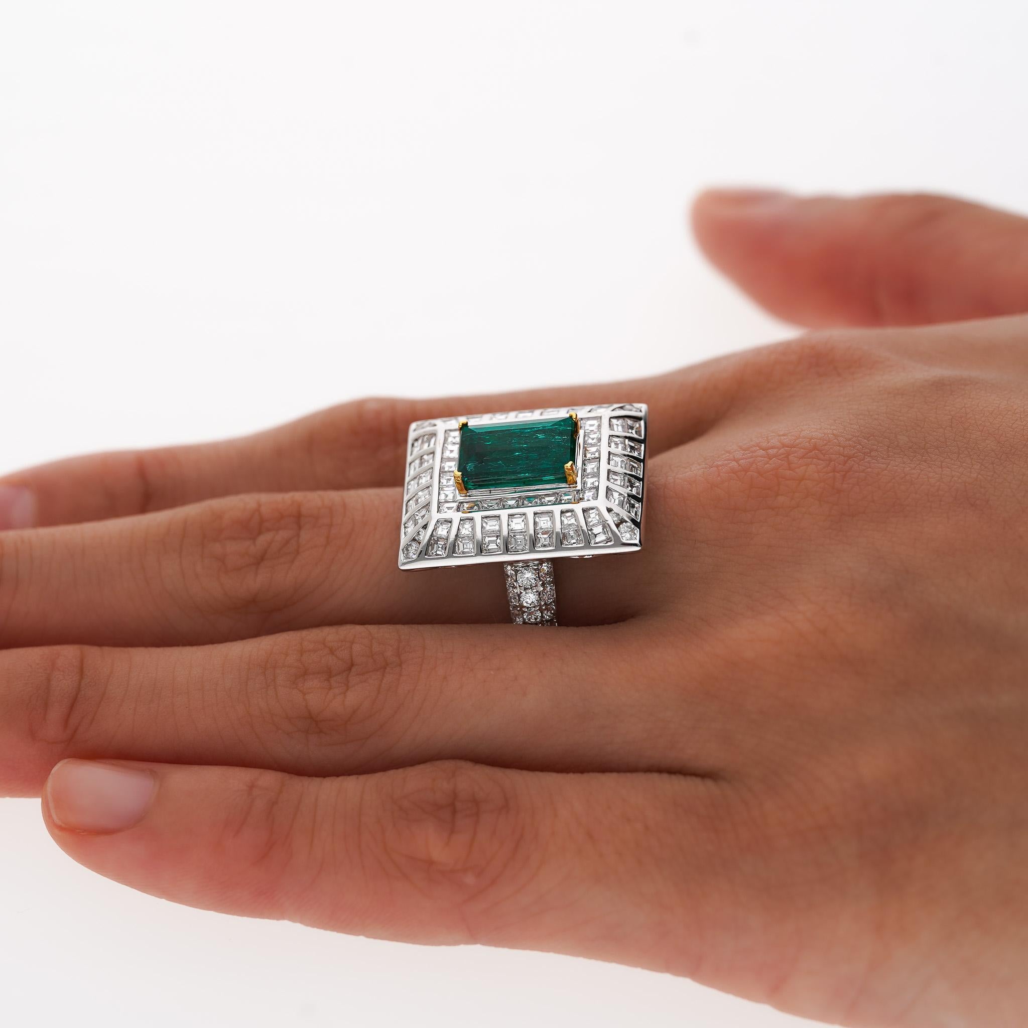 5.17 Carat Colombian Emerald & Baguette Diamond Rectangle Art Deco Frame Ring Neuf - En vente à Miami, FL