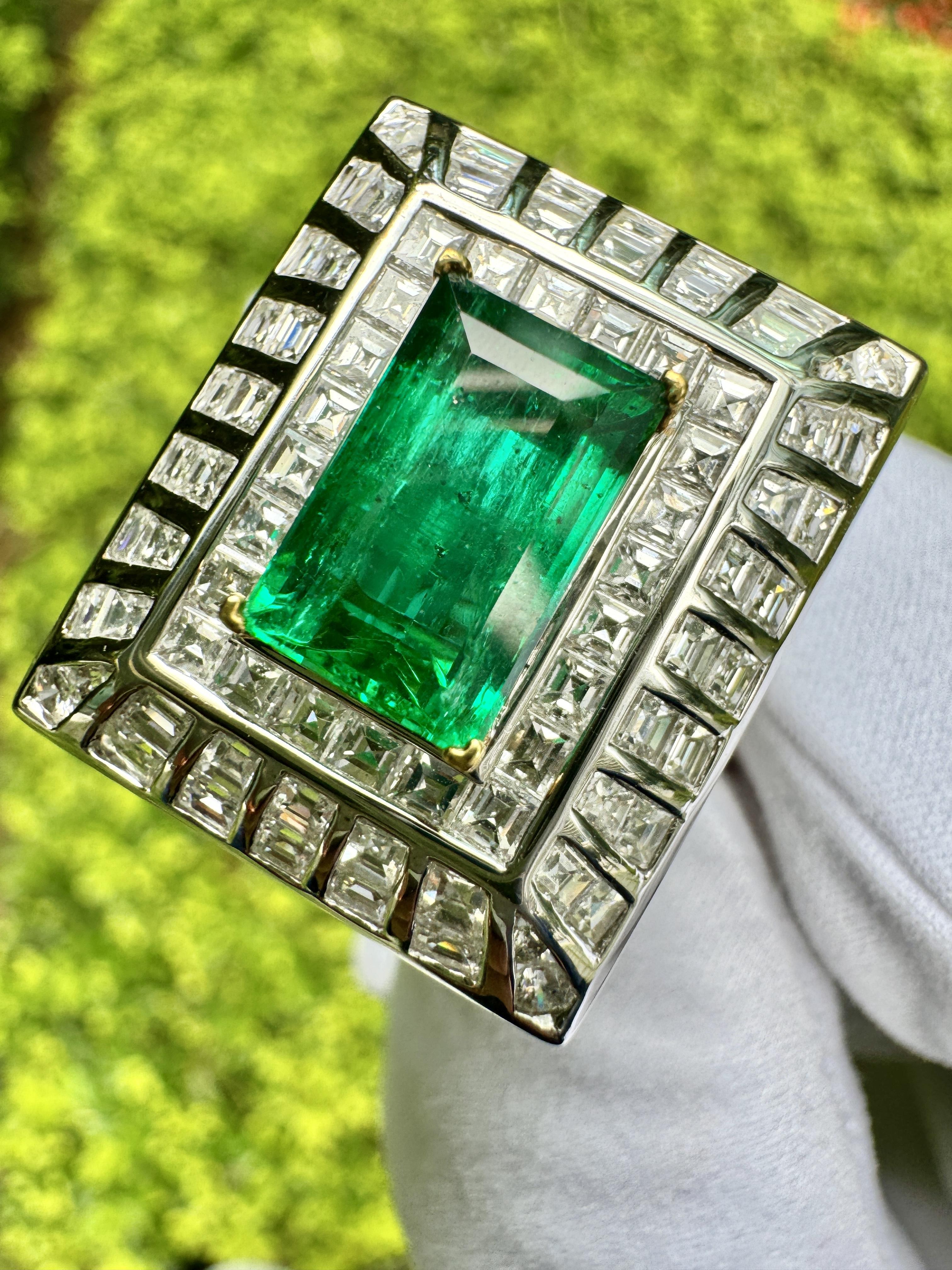 5.17 Carat Colombian Emerald & Baguette Diamond Rectangle Art Deco Frame Ring en vente 3