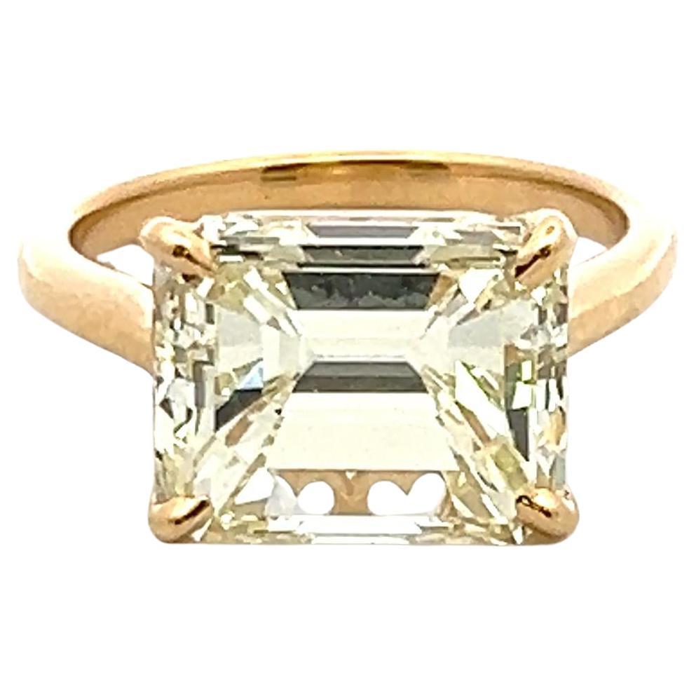 5.17 Carat Emerald Cut U VVS2 Diamond 18 Karat Yellow Gold Engagement Ring For Sale
