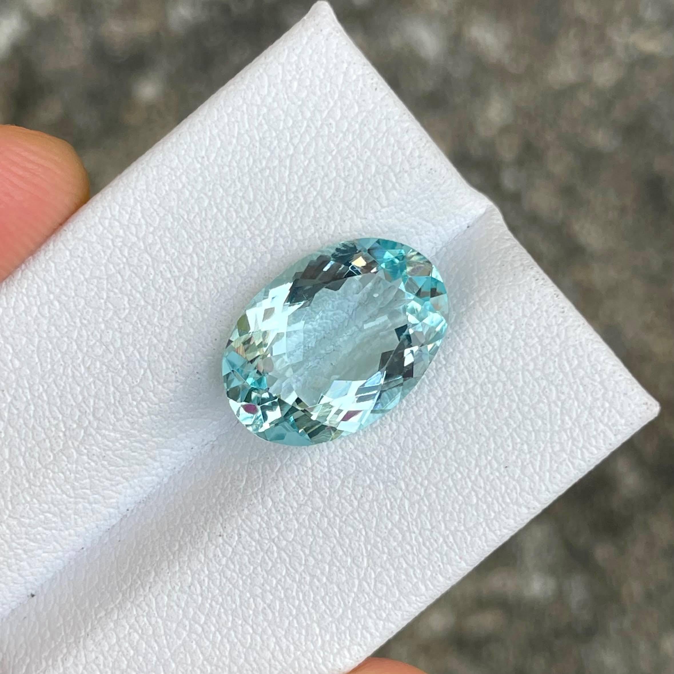 5.17 carats Blue Aquamarine Stone Oval Cut Natural African Gemstone In New Condition For Sale In Bangkok, TH