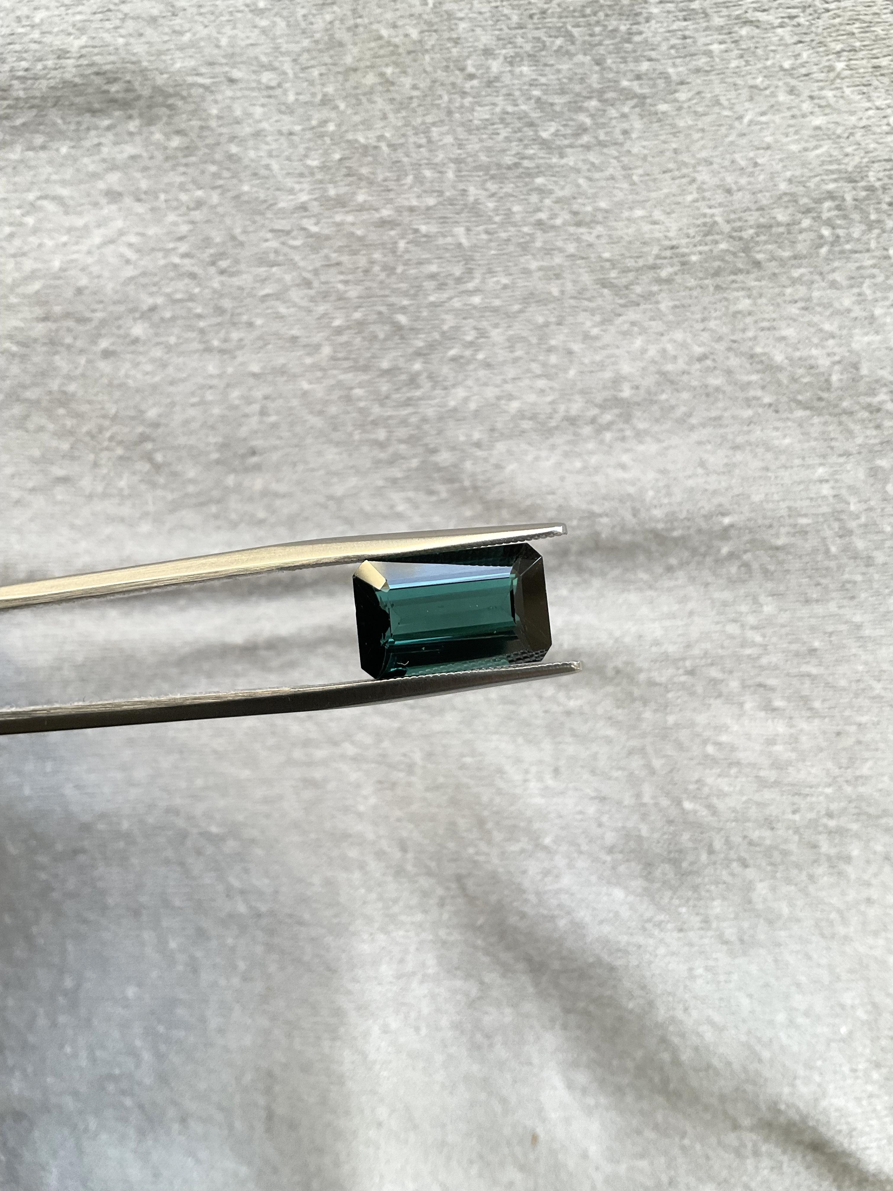 5.17 Karat grüner Turmalin achteckig facettiert geschliffener Stein Top Qualität Natürlicher Edelstein (Achteckschliff) im Angebot