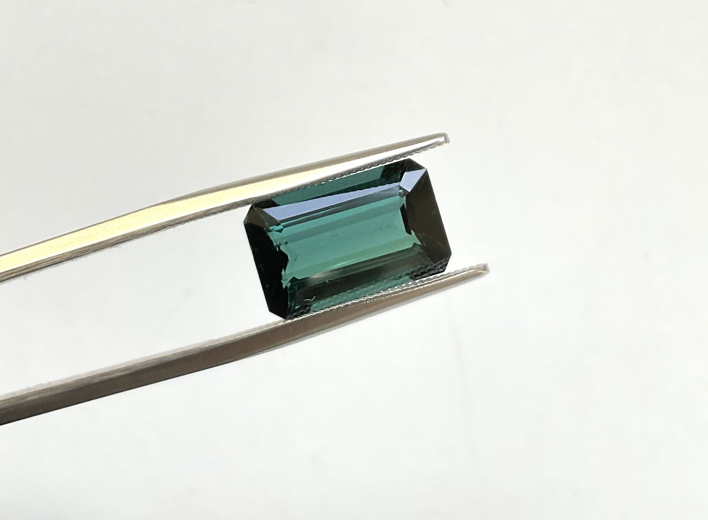 5.17 Karat grüner Turmalin achteckig facettiert geschliffener Stein Top Qualität Natürlicher Edelstein für Damen oder Herren im Angebot