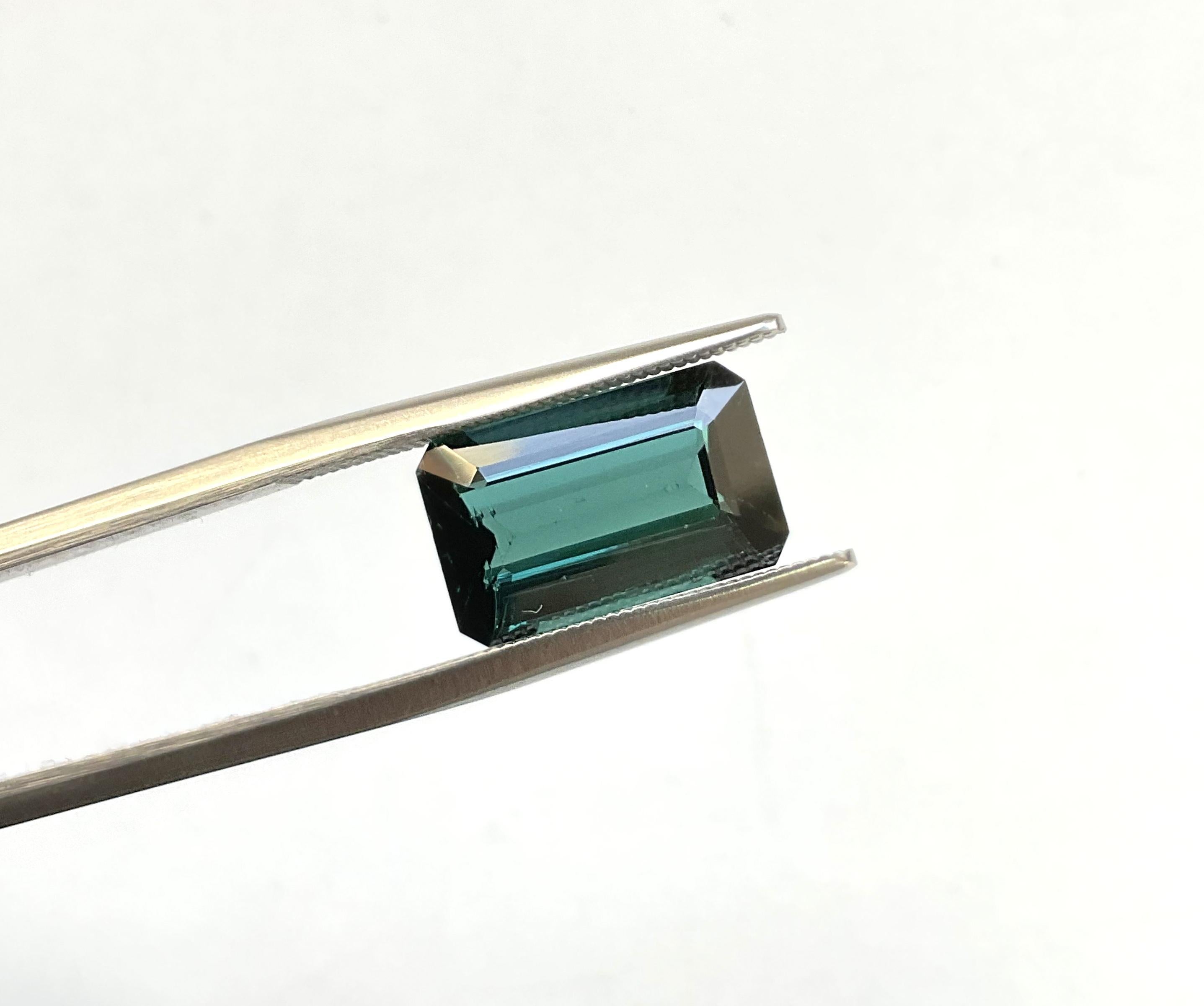 5.17 Karat grüner Turmalin achteckig facettiert geschliffener Stein Top Qualität Natürlicher Edelstein im Angebot 1