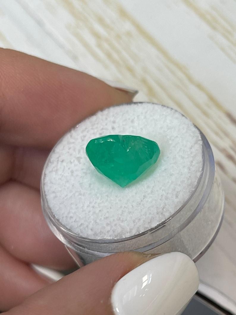 Women's 5.18 Carat Heart-Cut Colombian Emerald  Intense Green 12x10 Loose Gemstone For Sale