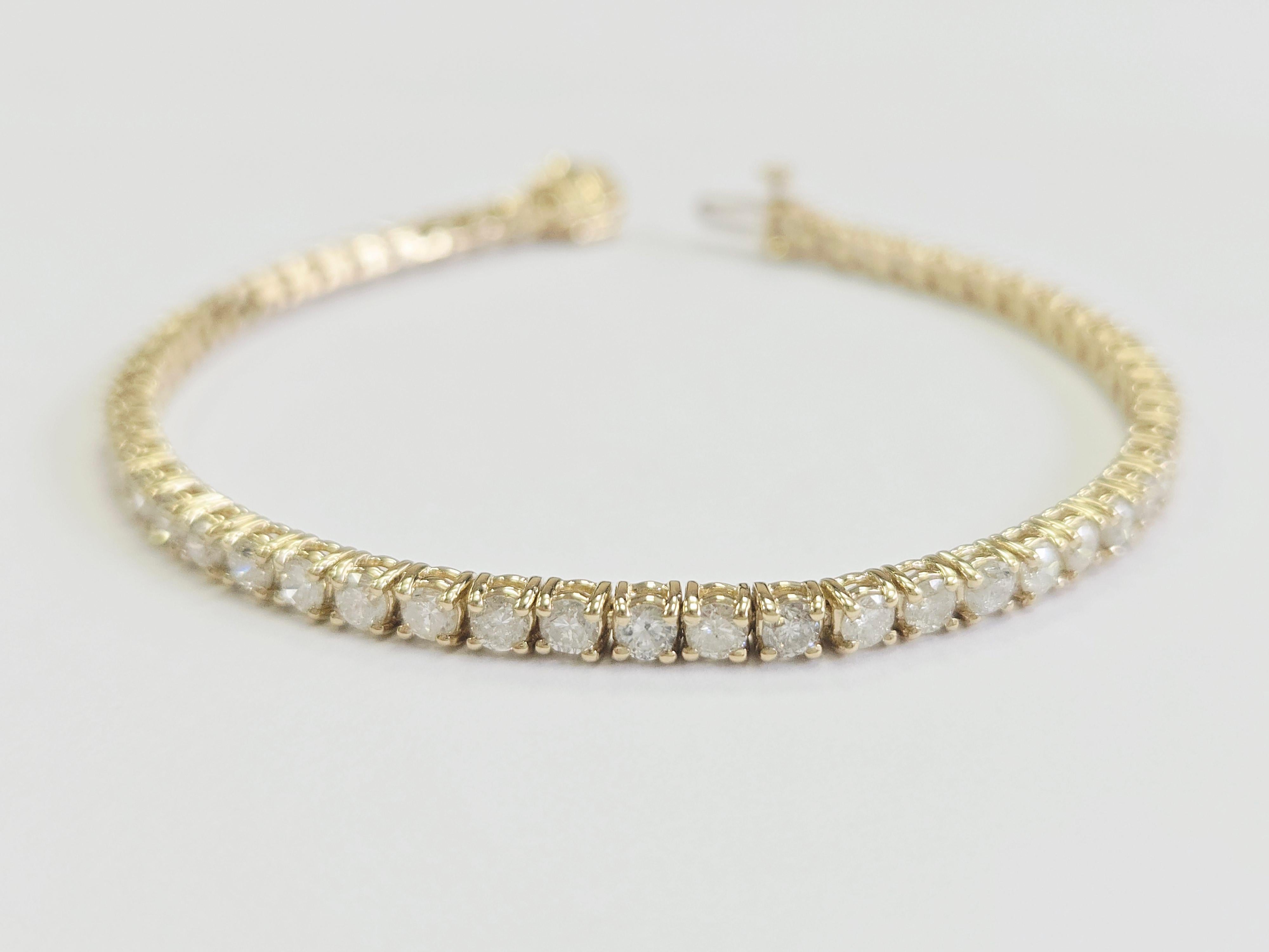 Modern 5.18 Carat Natural Diamond Tennis Bracelet 14 Karat Yellow Gold