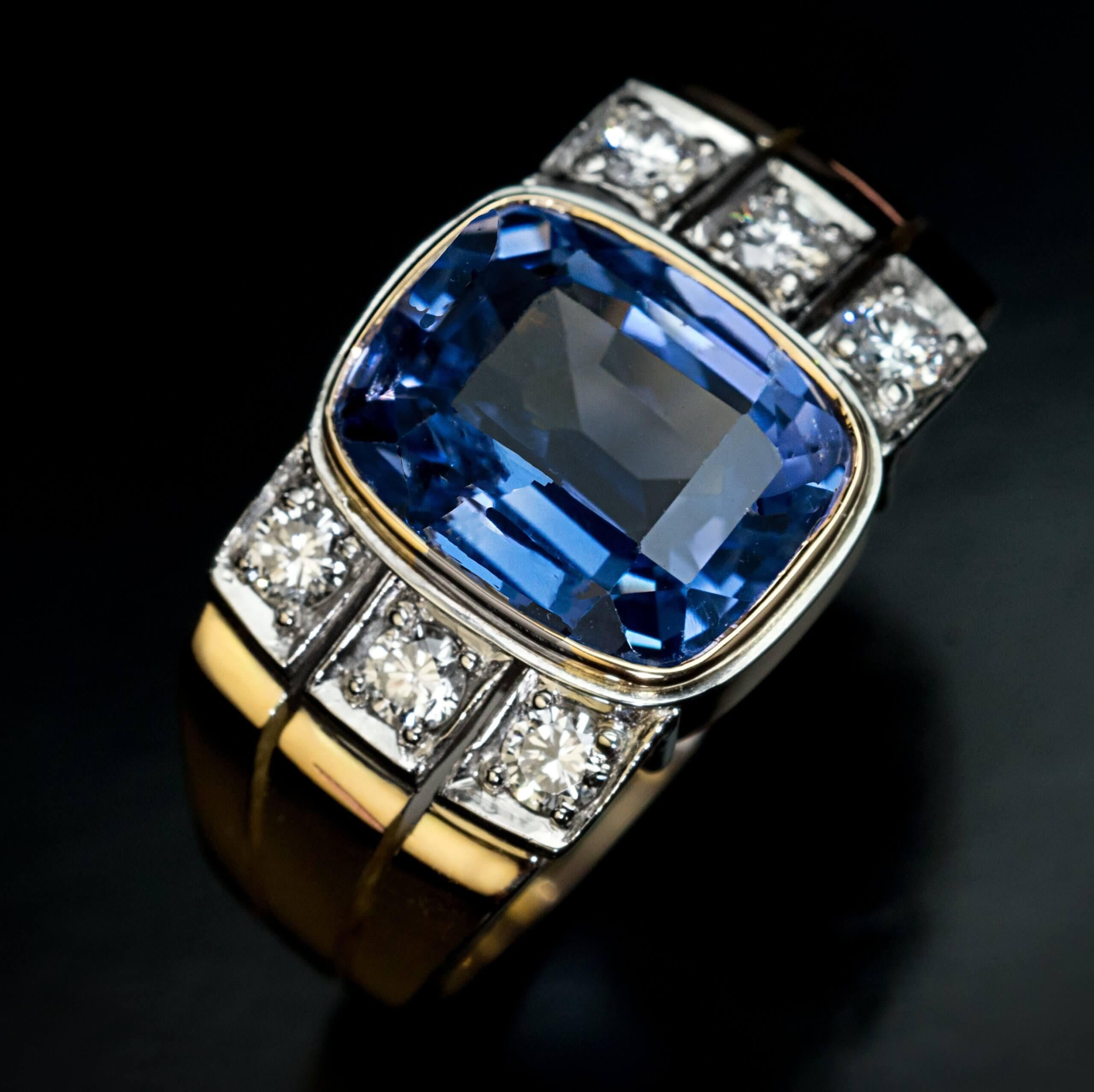 5.18 Ct Ceylon Sapphire Diamond Vintage Unisex Ring For Sale 2