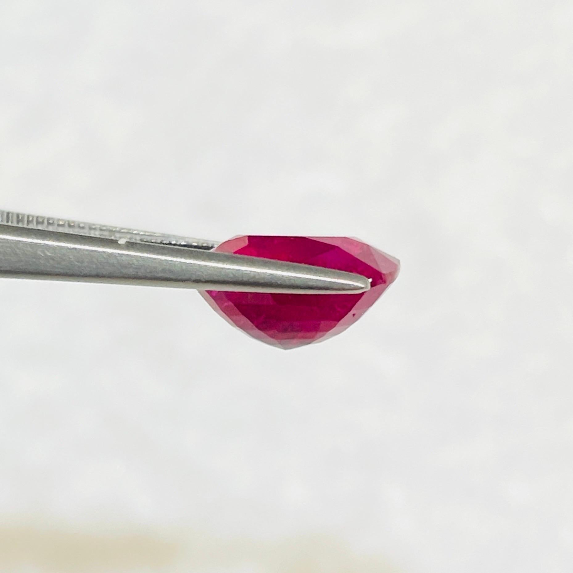 5.18 carati di rubino naturale di Burma Mogok non riscaldato Colore rosso vivo qualità occhi puliti in vendita 1