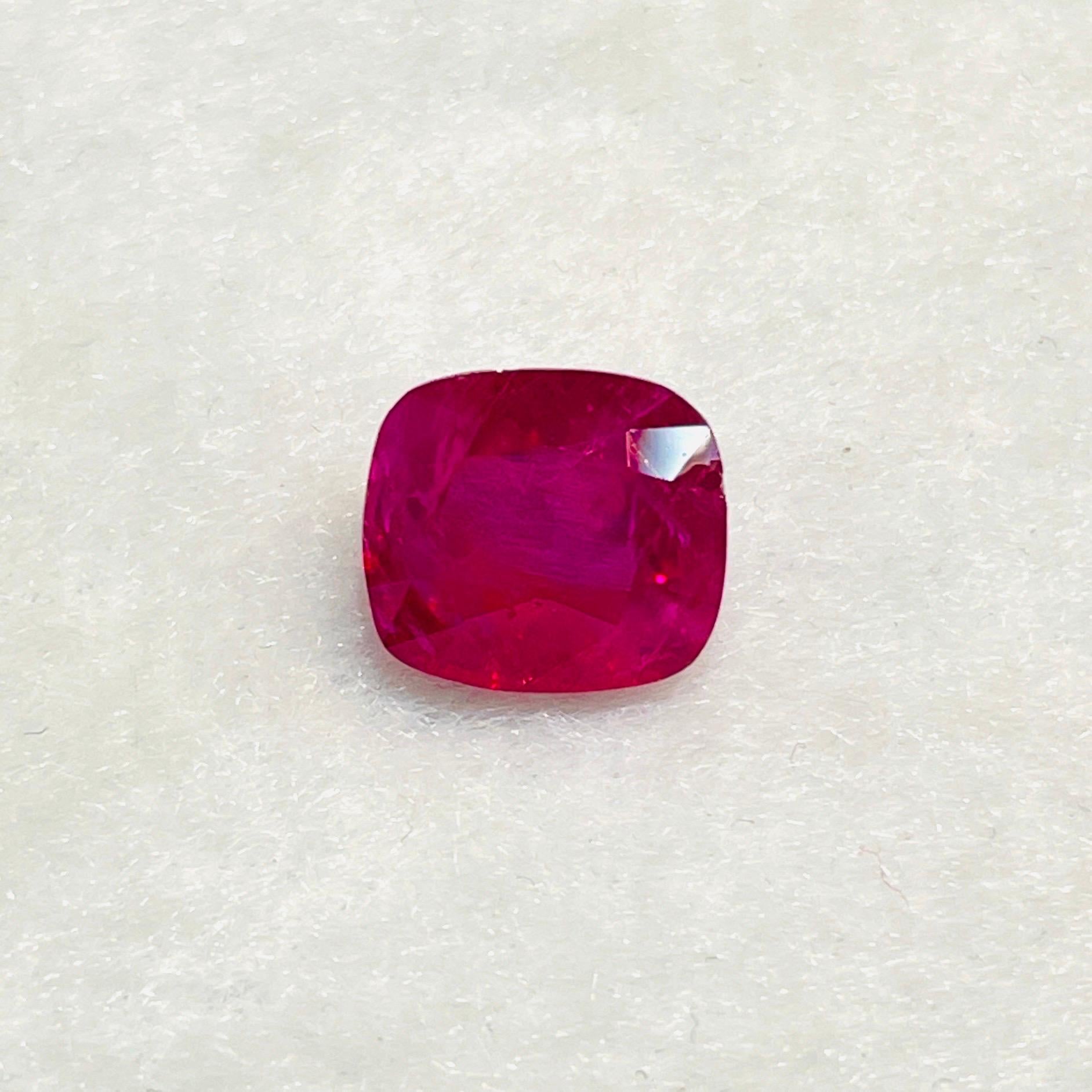 5.18 carati di rubino naturale di Burma Mogok non riscaldato Colore rosso vivo qualità occhi puliti in vendita 4