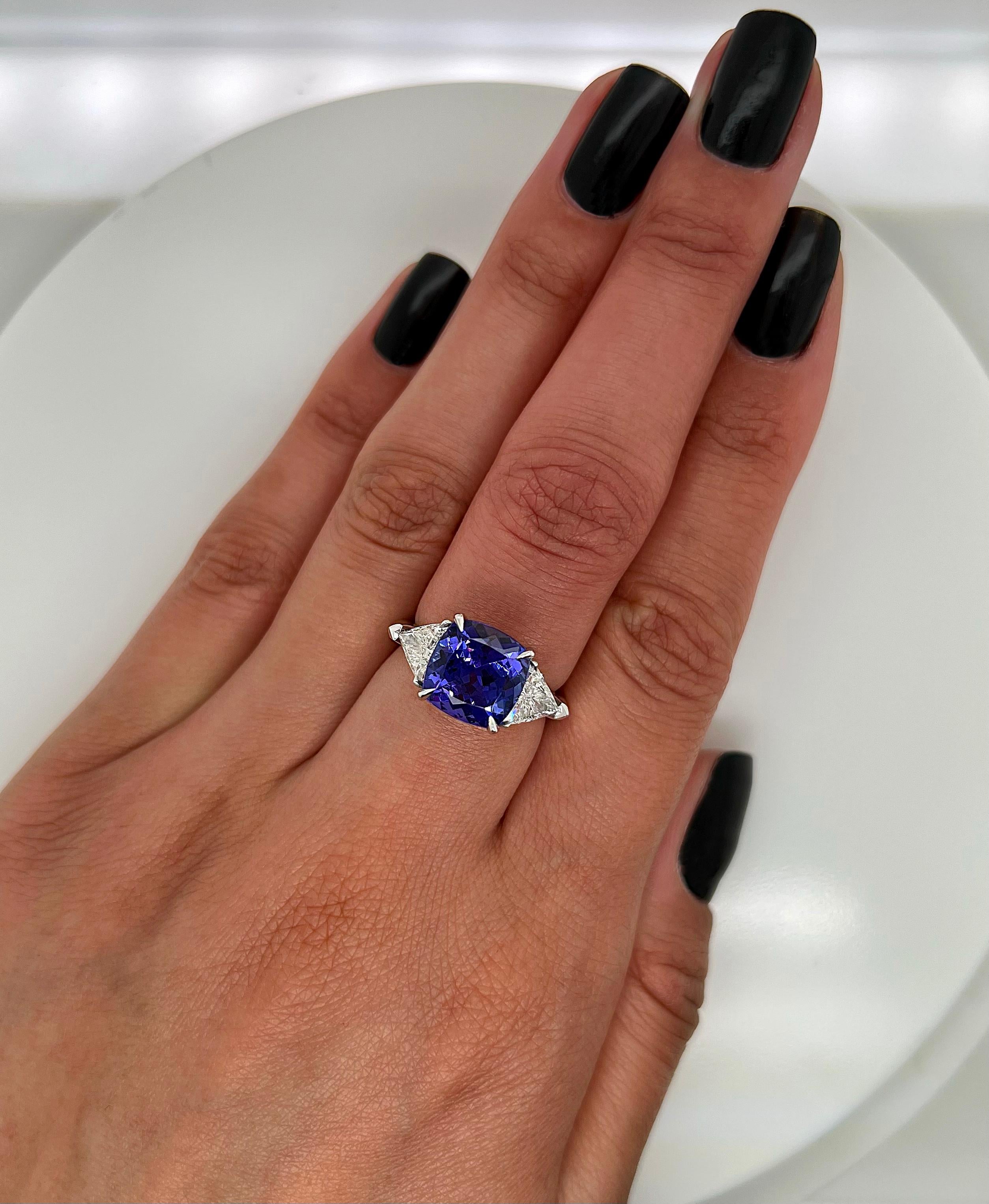 5.18 Total Carat Tanzanite and Diamond Three Stone Ladies Ring In New Condition For Sale In New York, NY